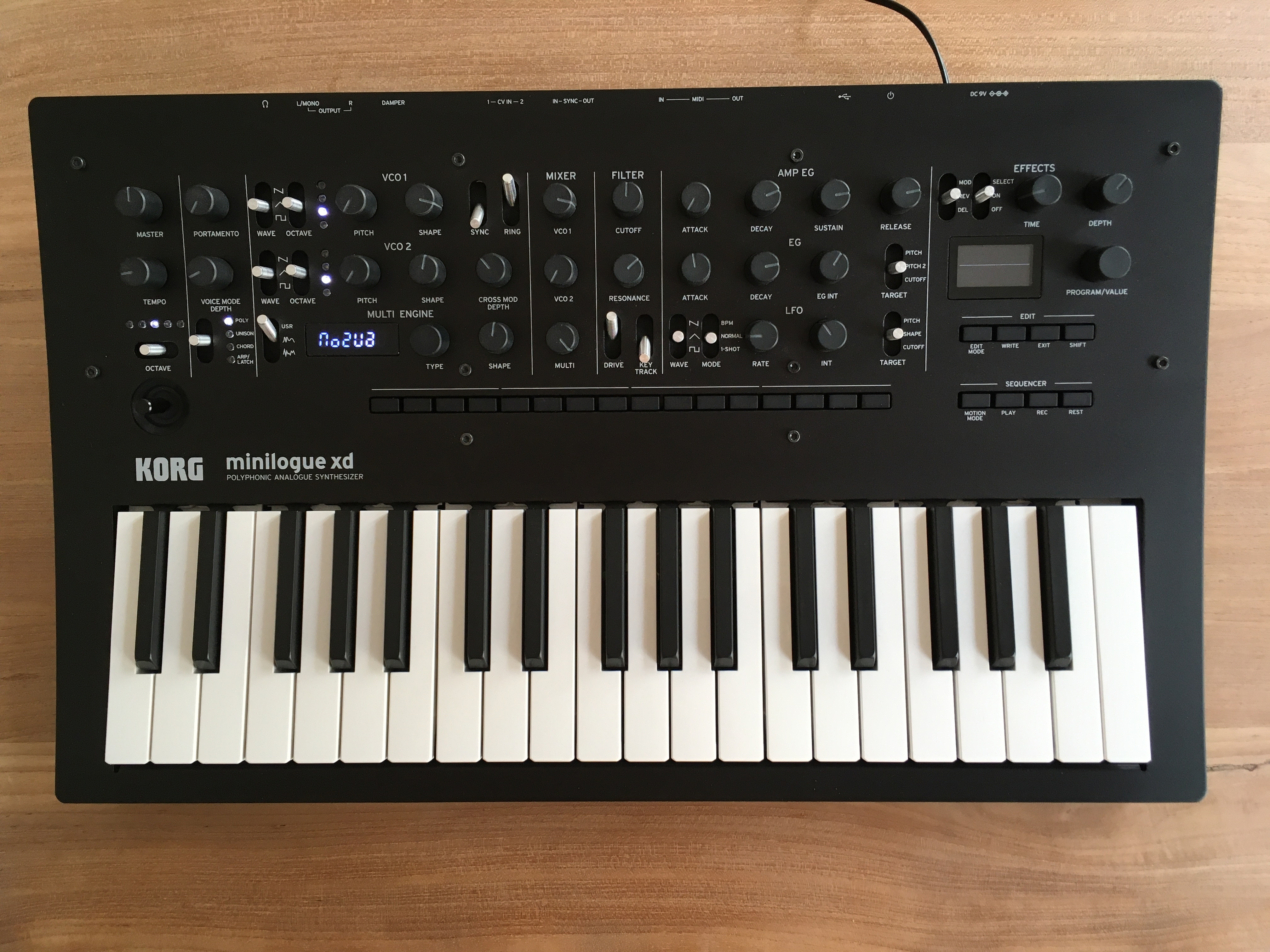 Vends Korg Minillogue XD en très bon état.