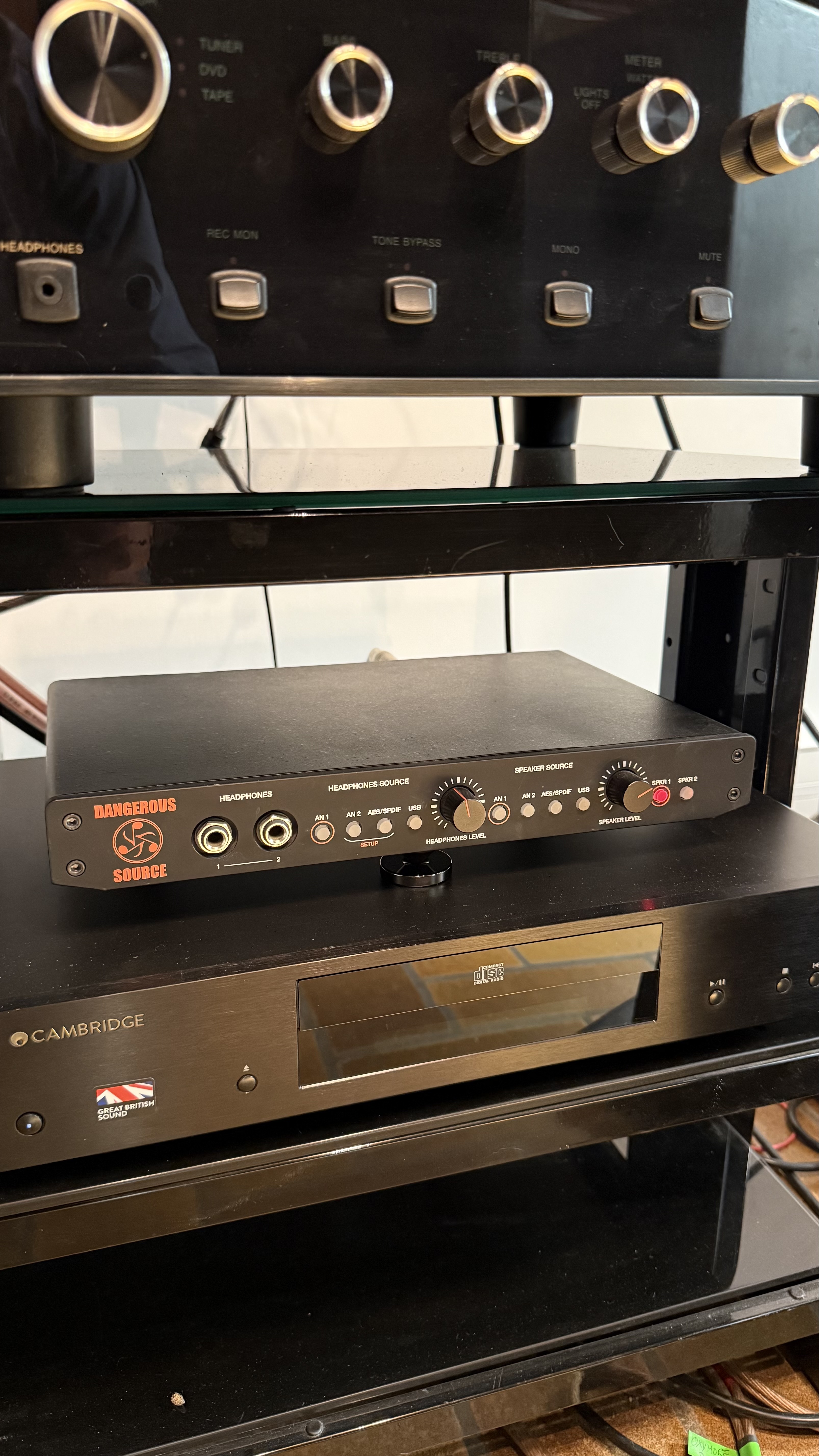 DANGEROUS MUSIC SOURCE - Contrôleur Monitoring Audiophile/Studio. Parfait état.