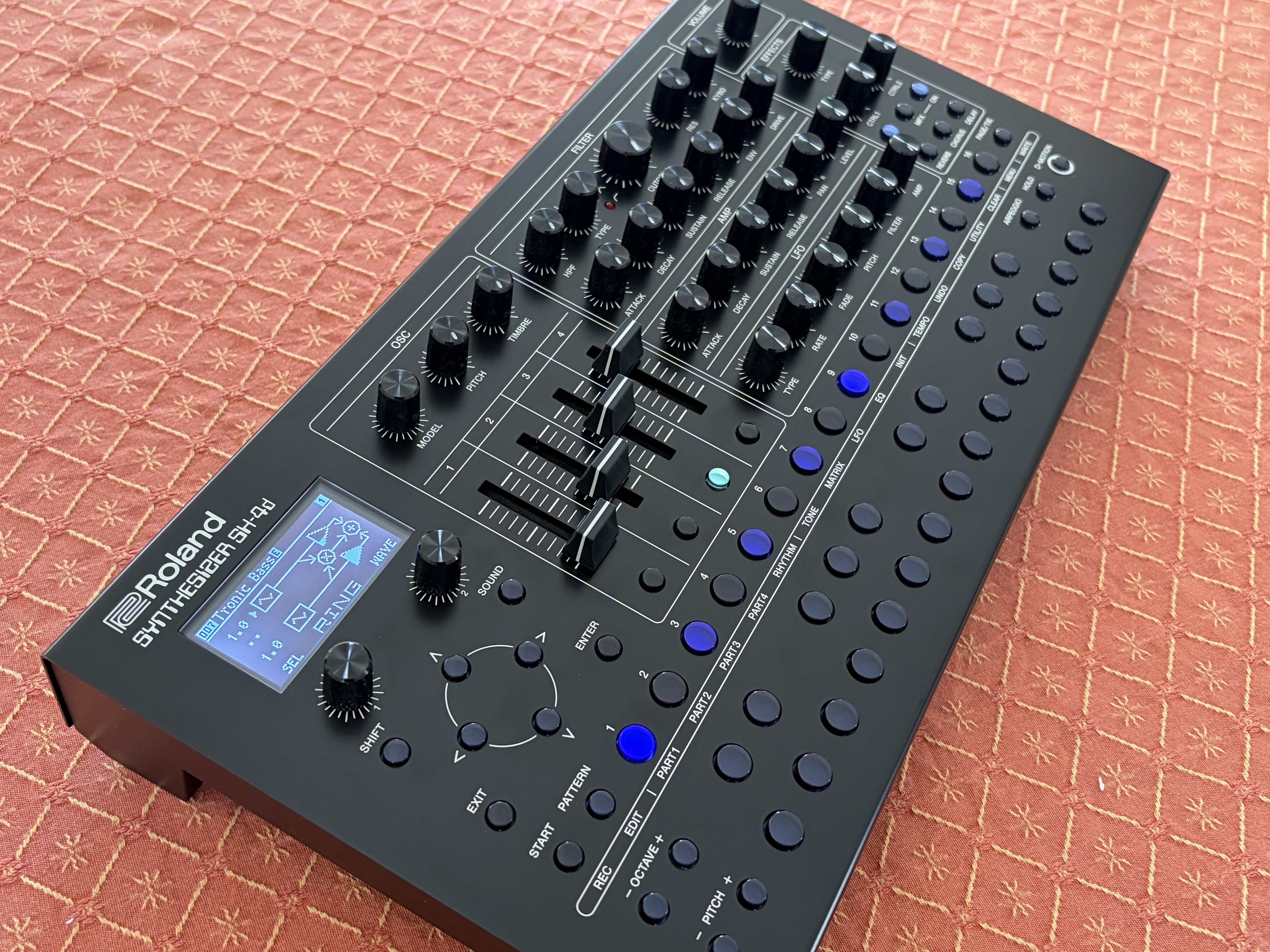 Roland SH-4d (22620)