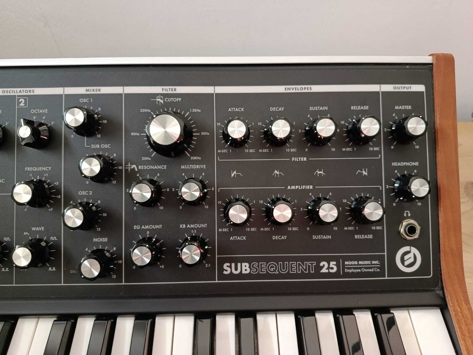 Moog Music Subsequent 25 (97061)