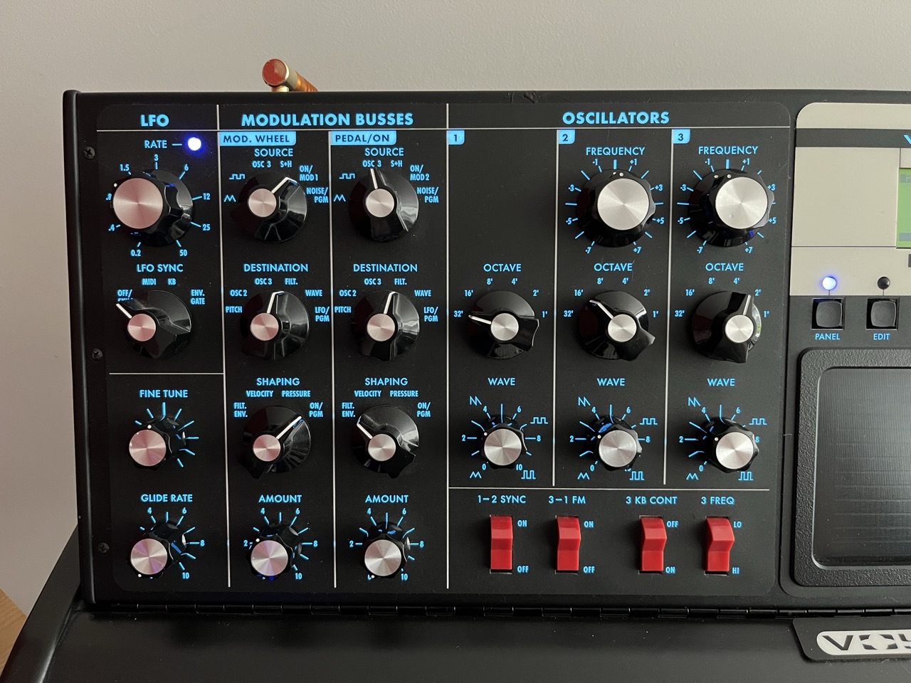 Minimoog Voyager 02