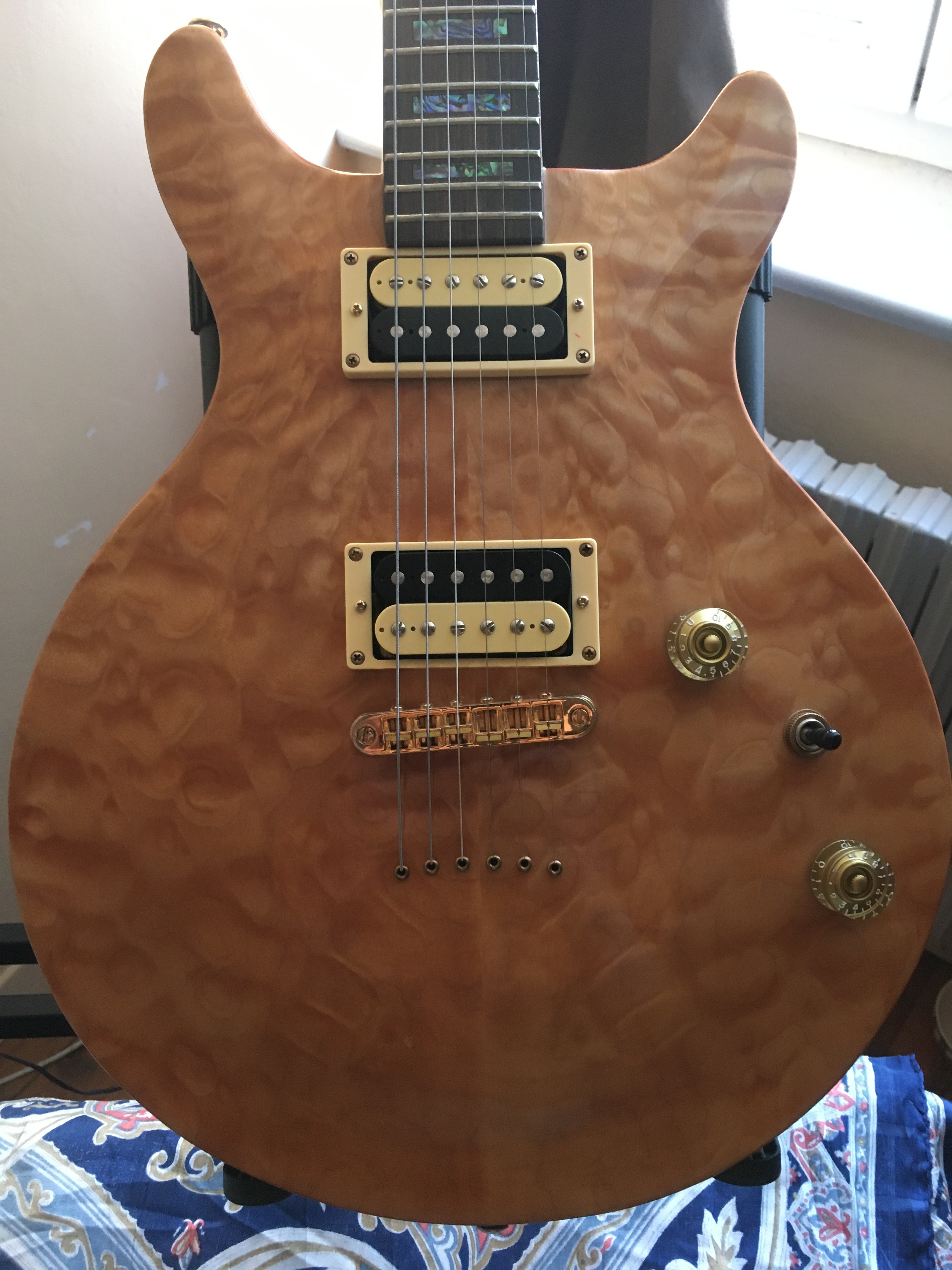 Michael Kelly Hourglass Q Maple Quilted 