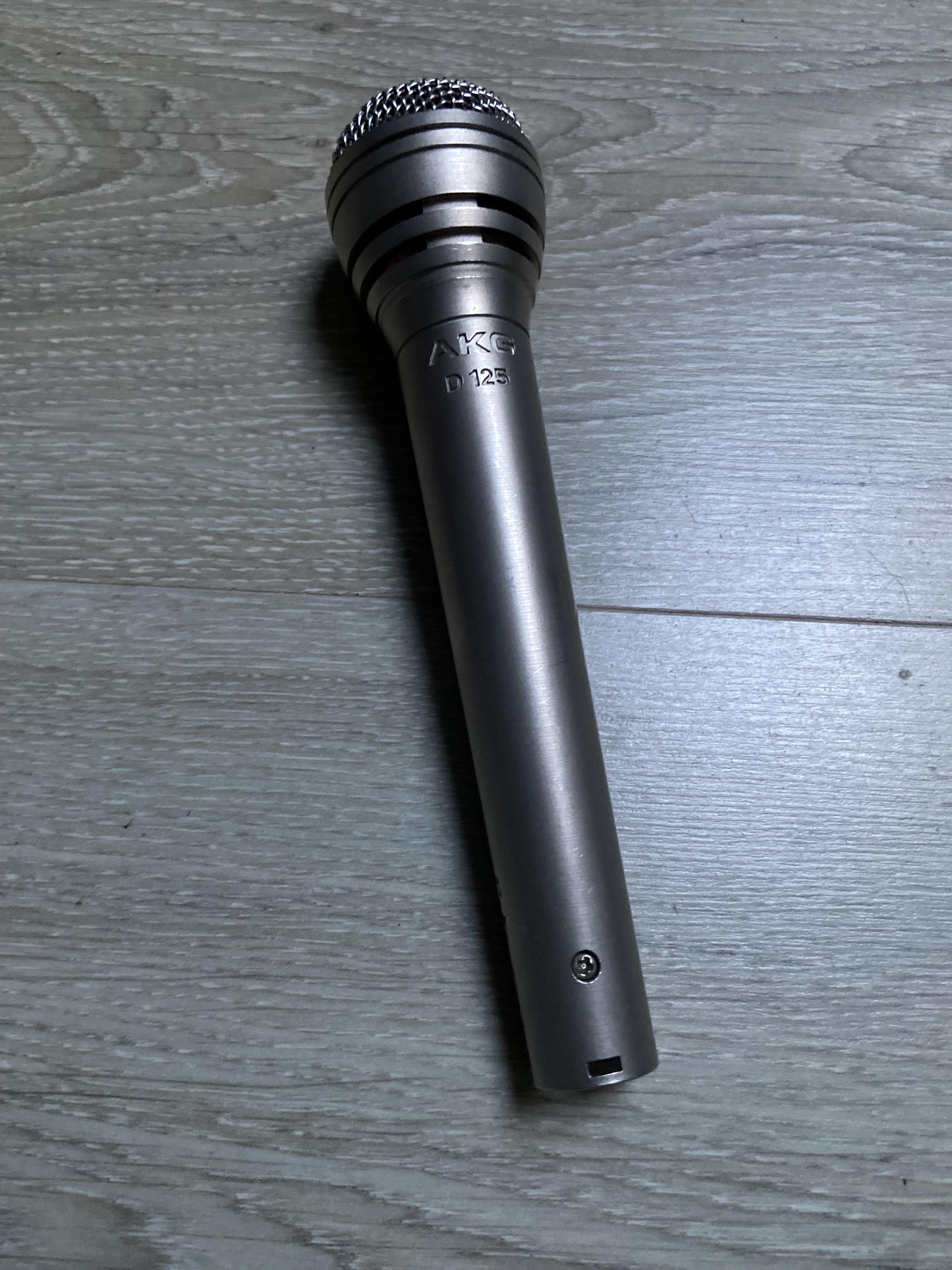 Vends Akg D125