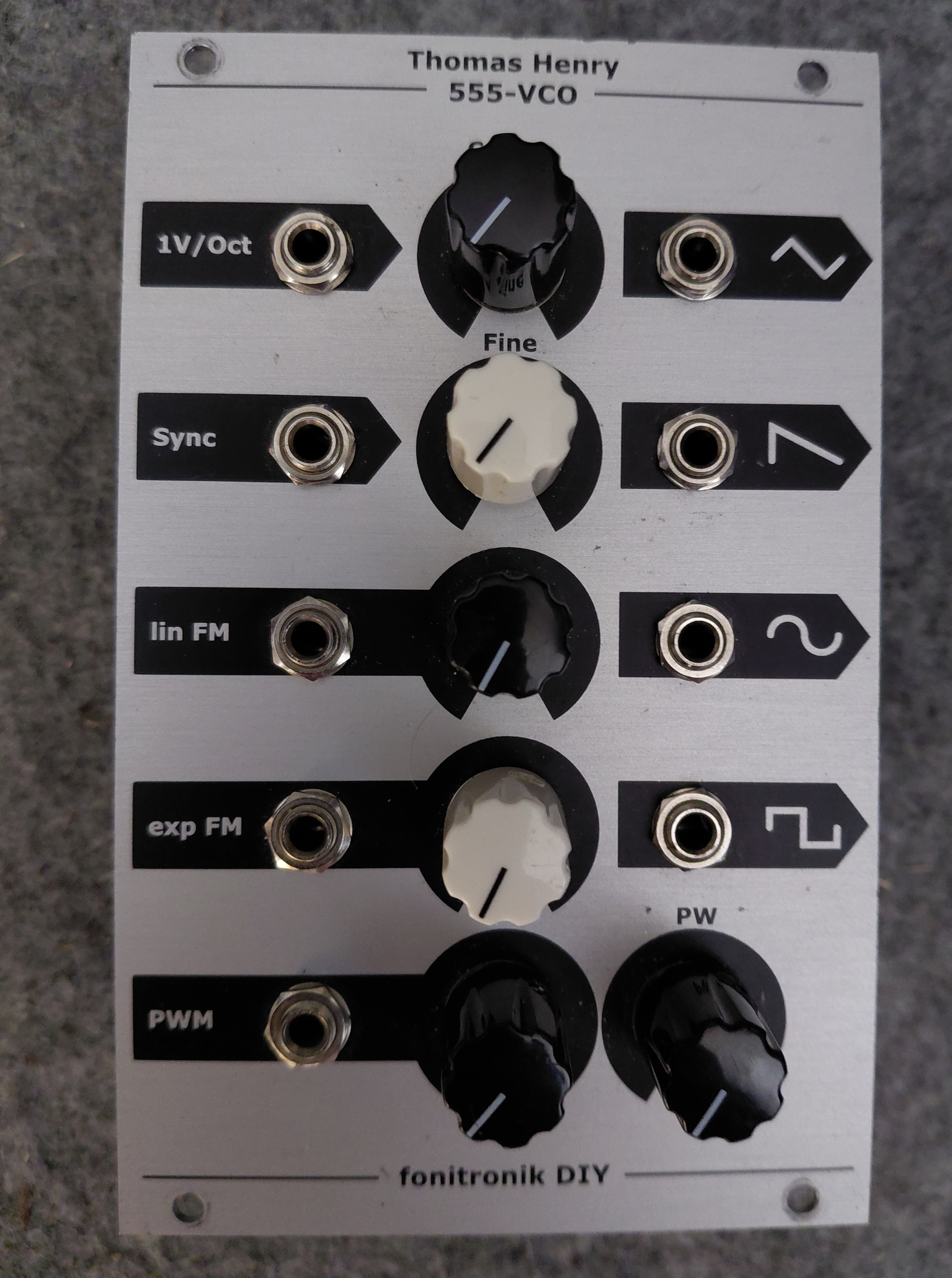 Vco-555 thomas henry