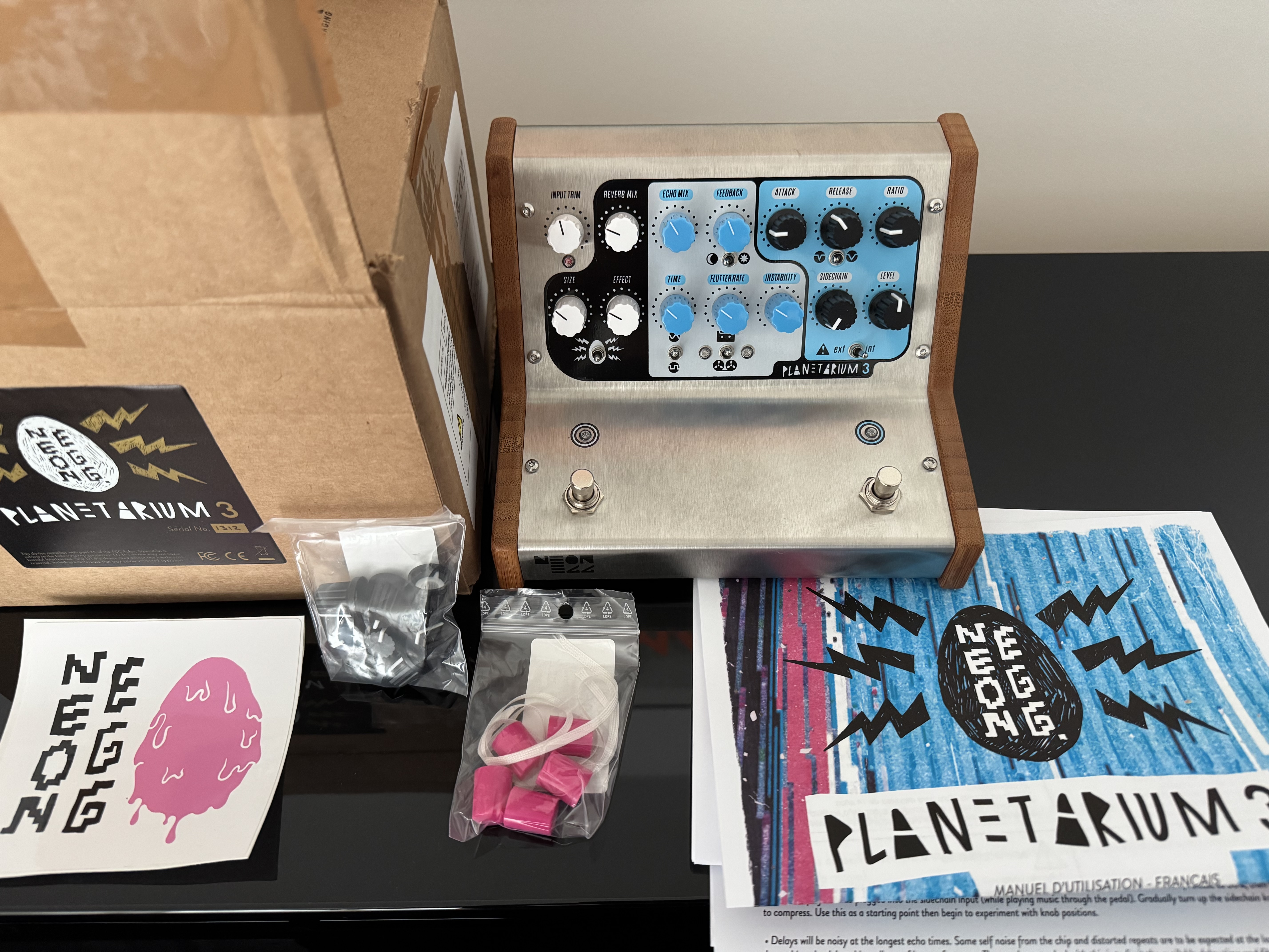 Vends Neon Egg Planetarium en état neuf