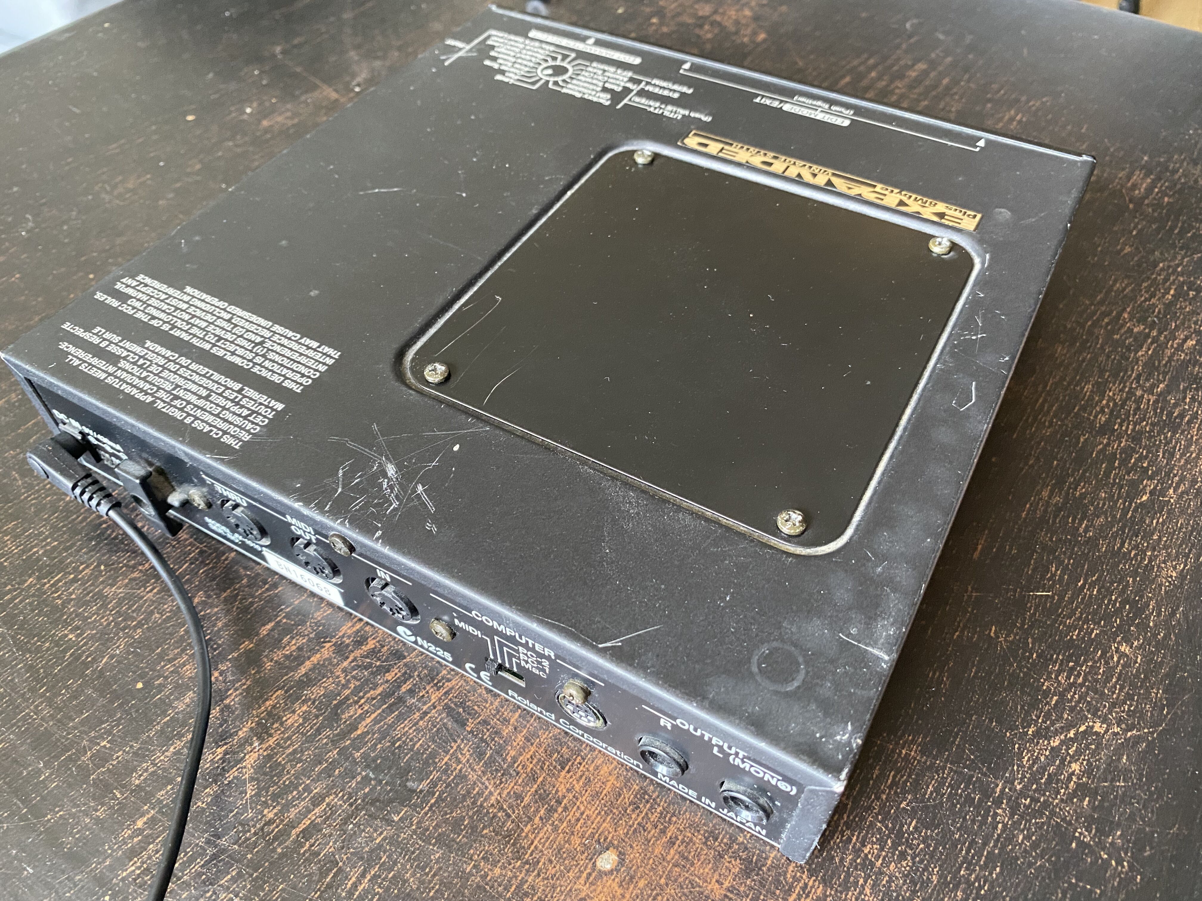 vends Roland JV1010 totalement fonctionnel