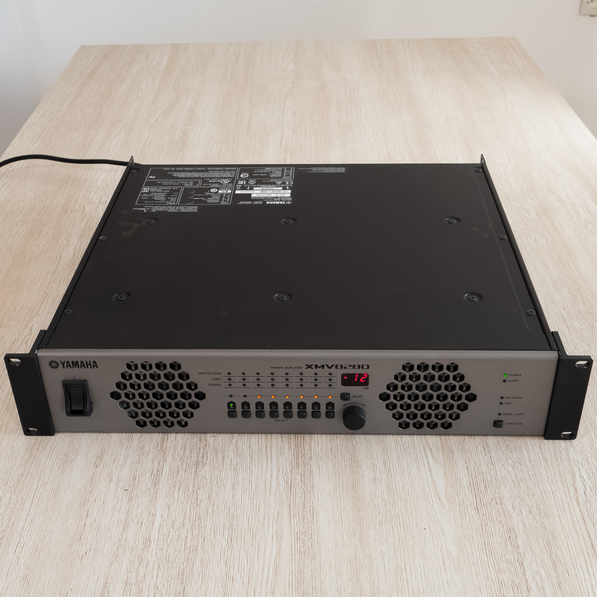 Yamaha XMV8280 : amplificateur de puissance professionnel 8 canaux