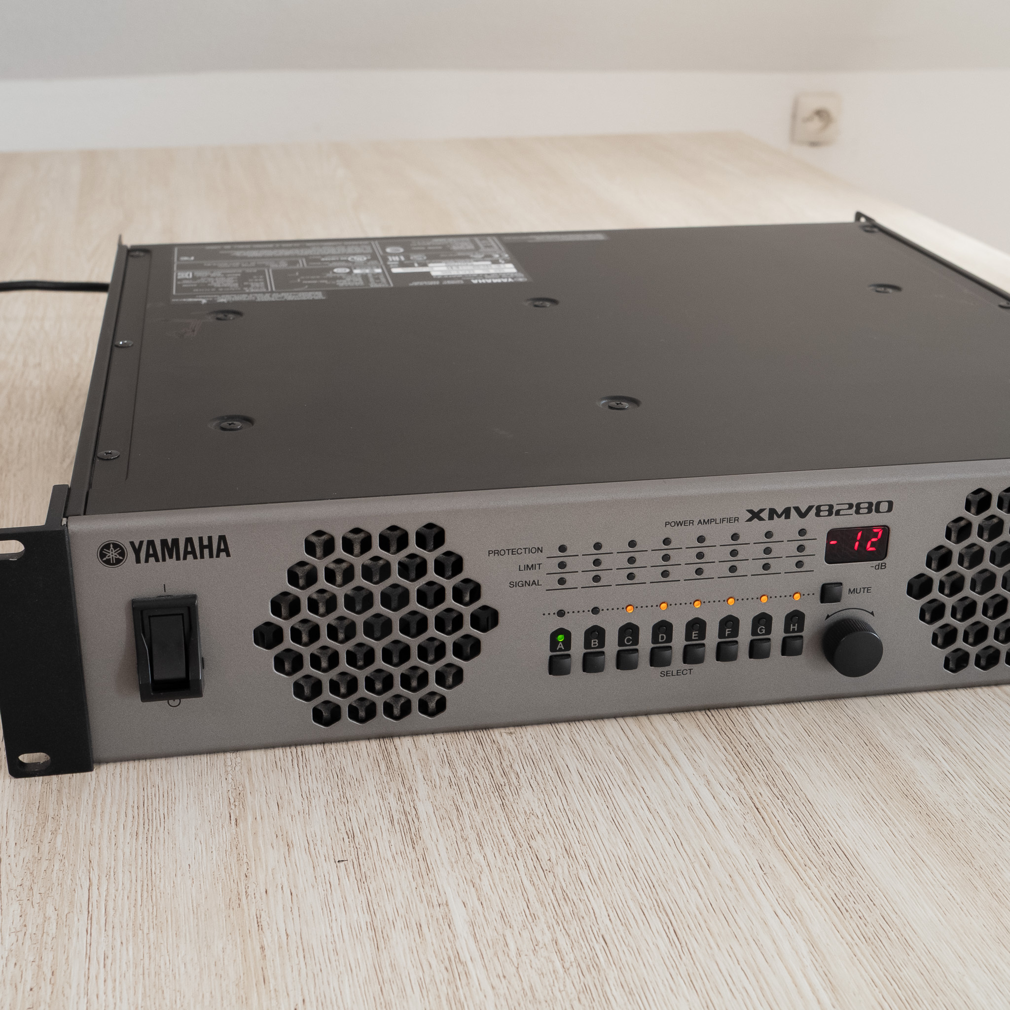 Yamaha XMV8280 2