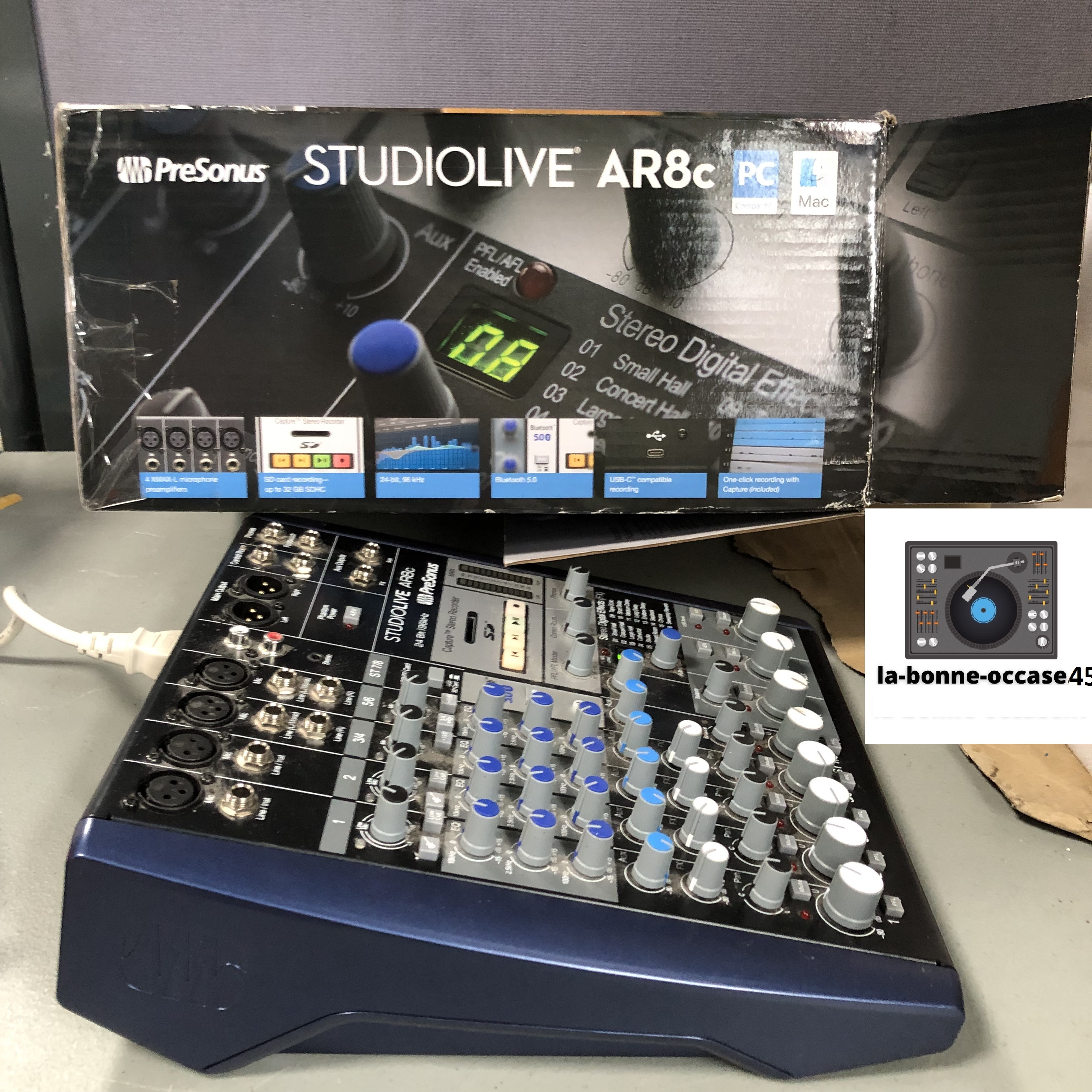 Vend console AR8C Présonus