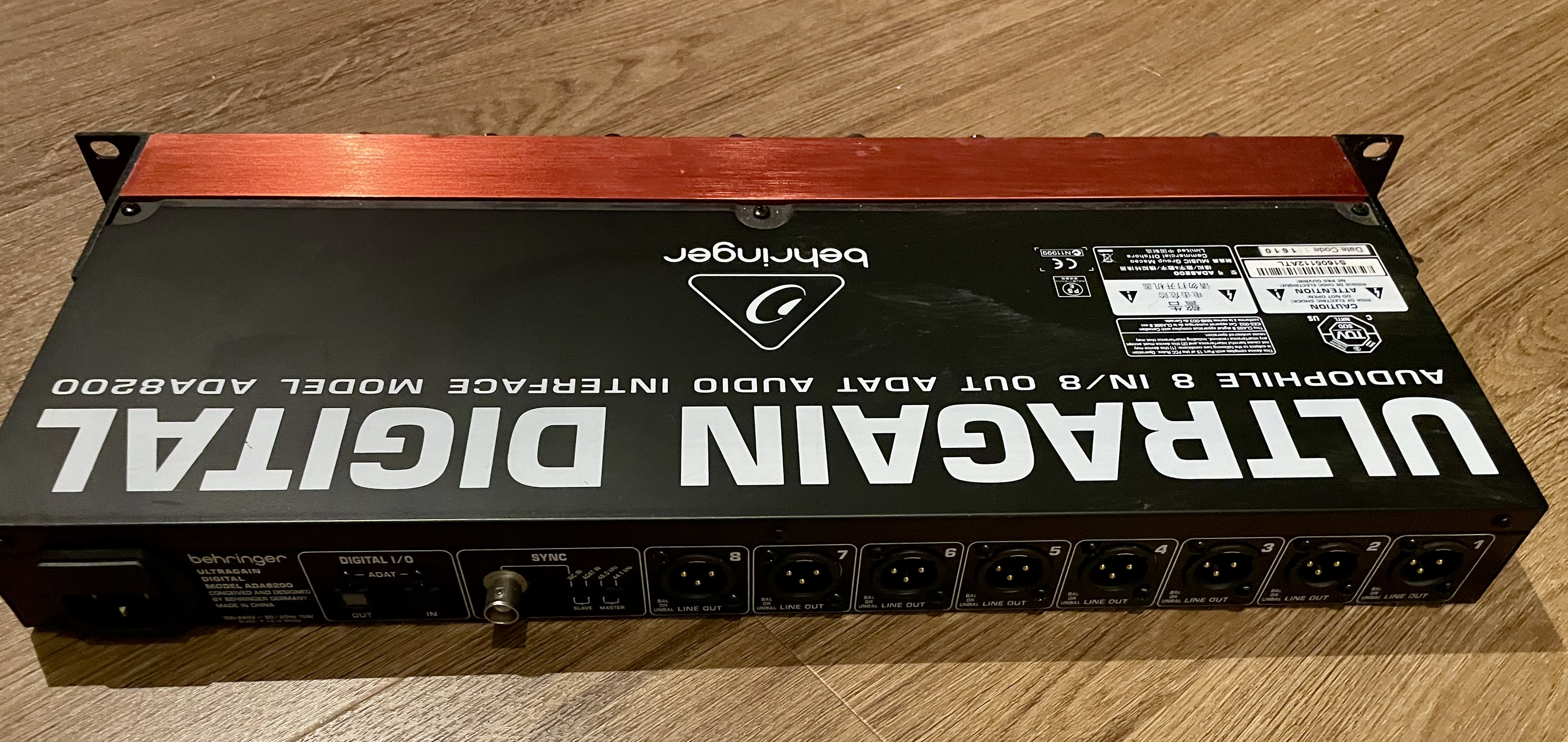 Behringer Ultragain Digital ADA8200 (82213)