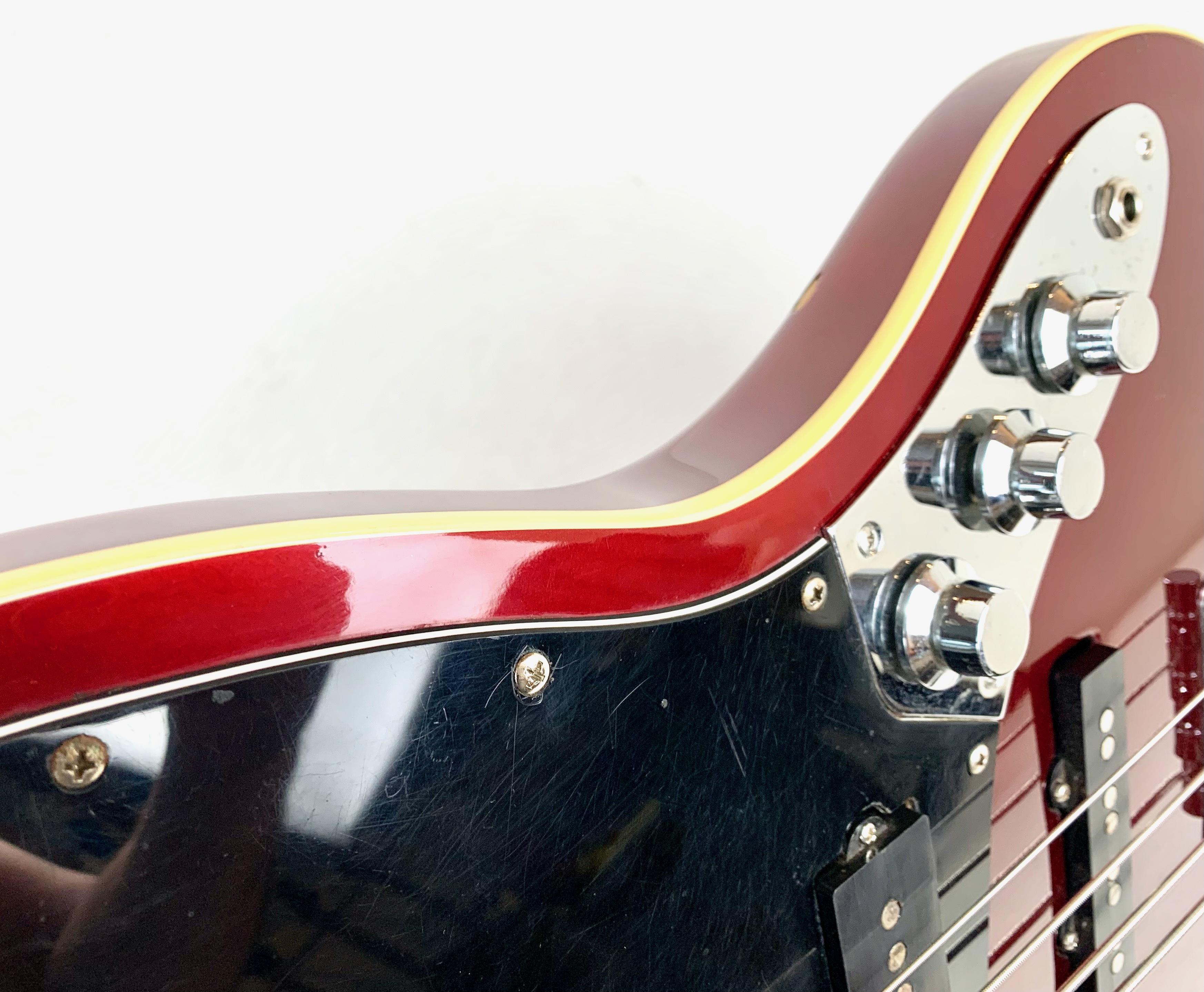 Fender Deluxe Aerodyne Jazz Bass (54703)