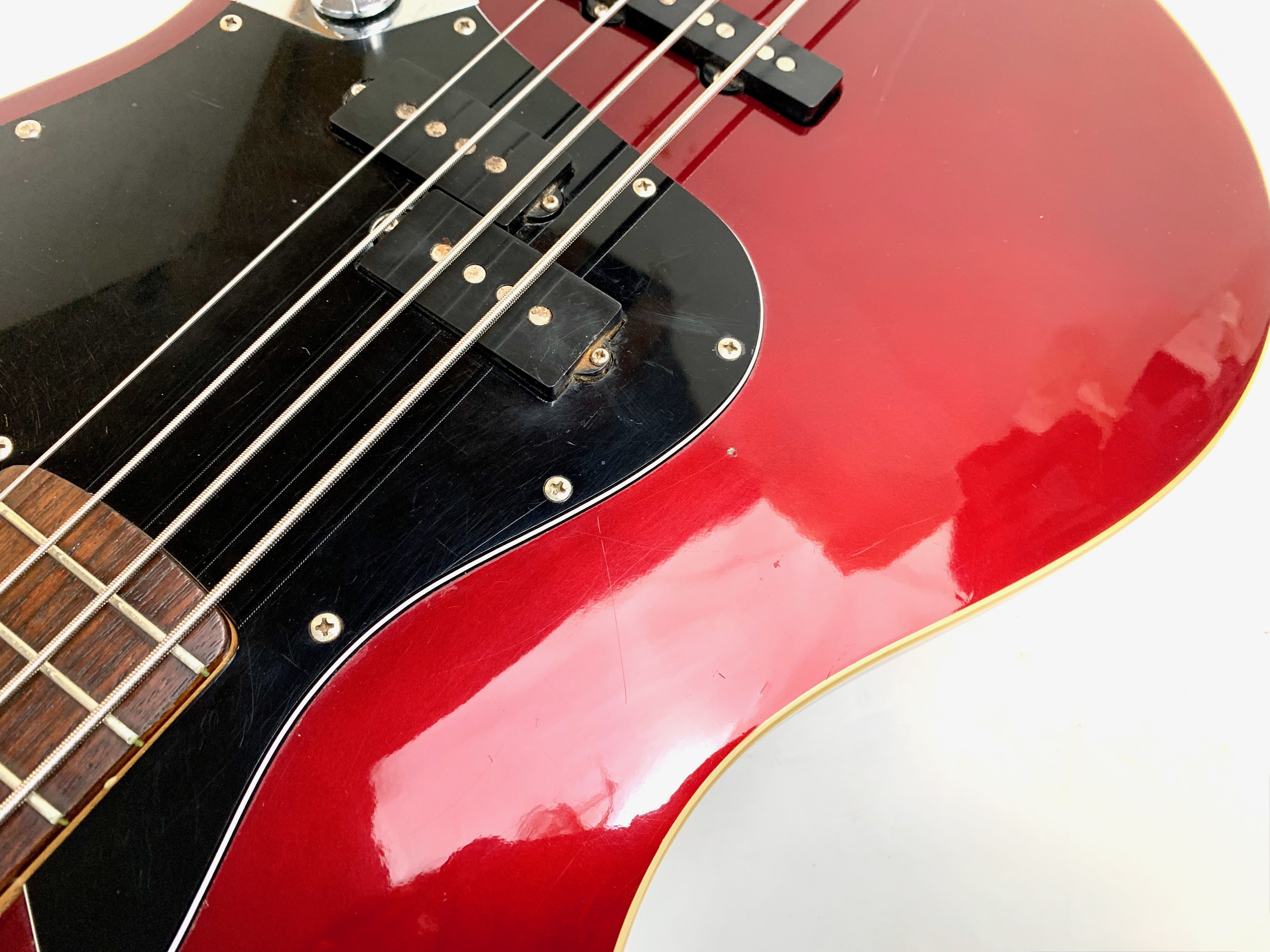Fender Deluxe Aerodyne Jazz Bass (81408)