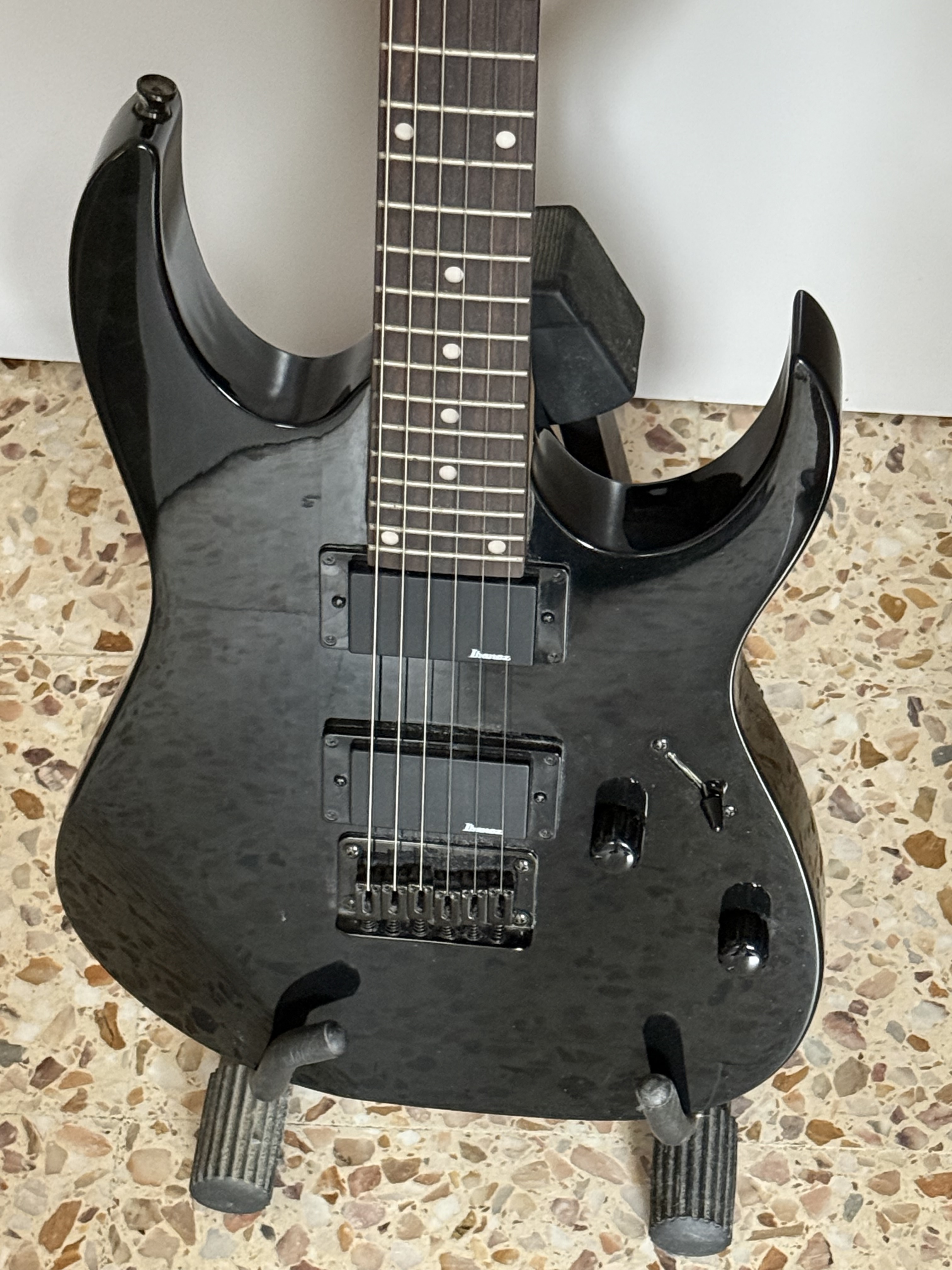 Vends Guitare Electrique Ibanez GRG121DX-BKF
