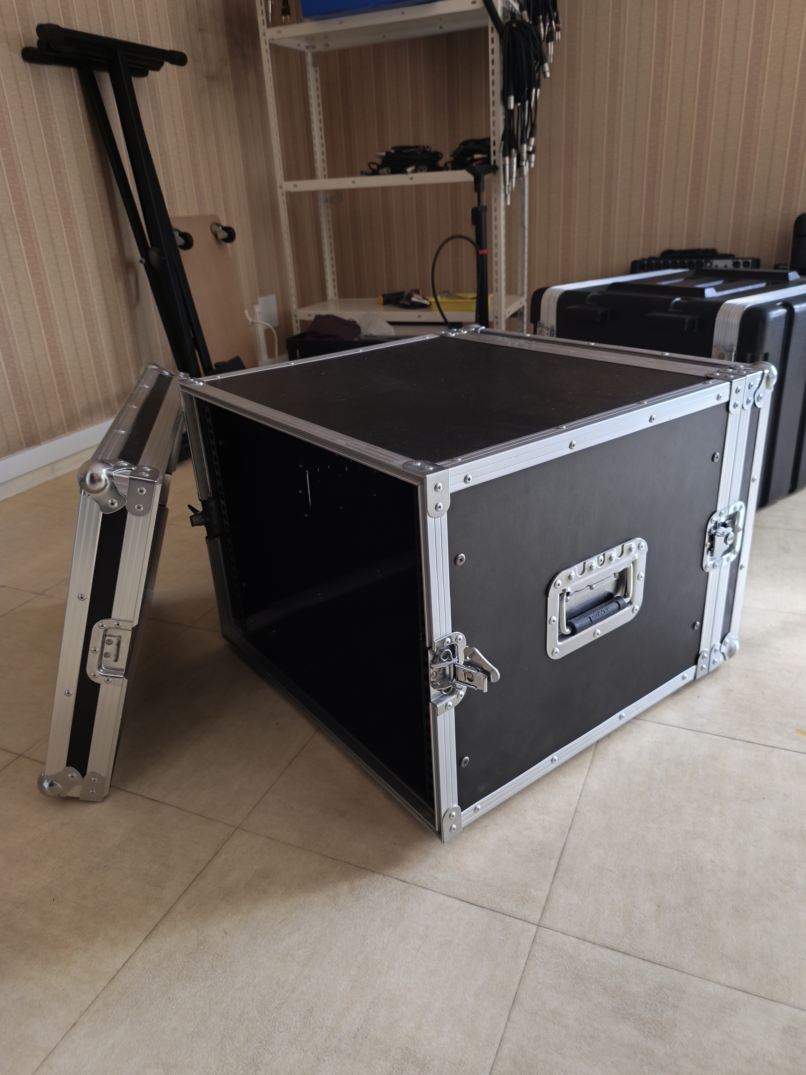 Vds flight case rack 19" de 8 unités