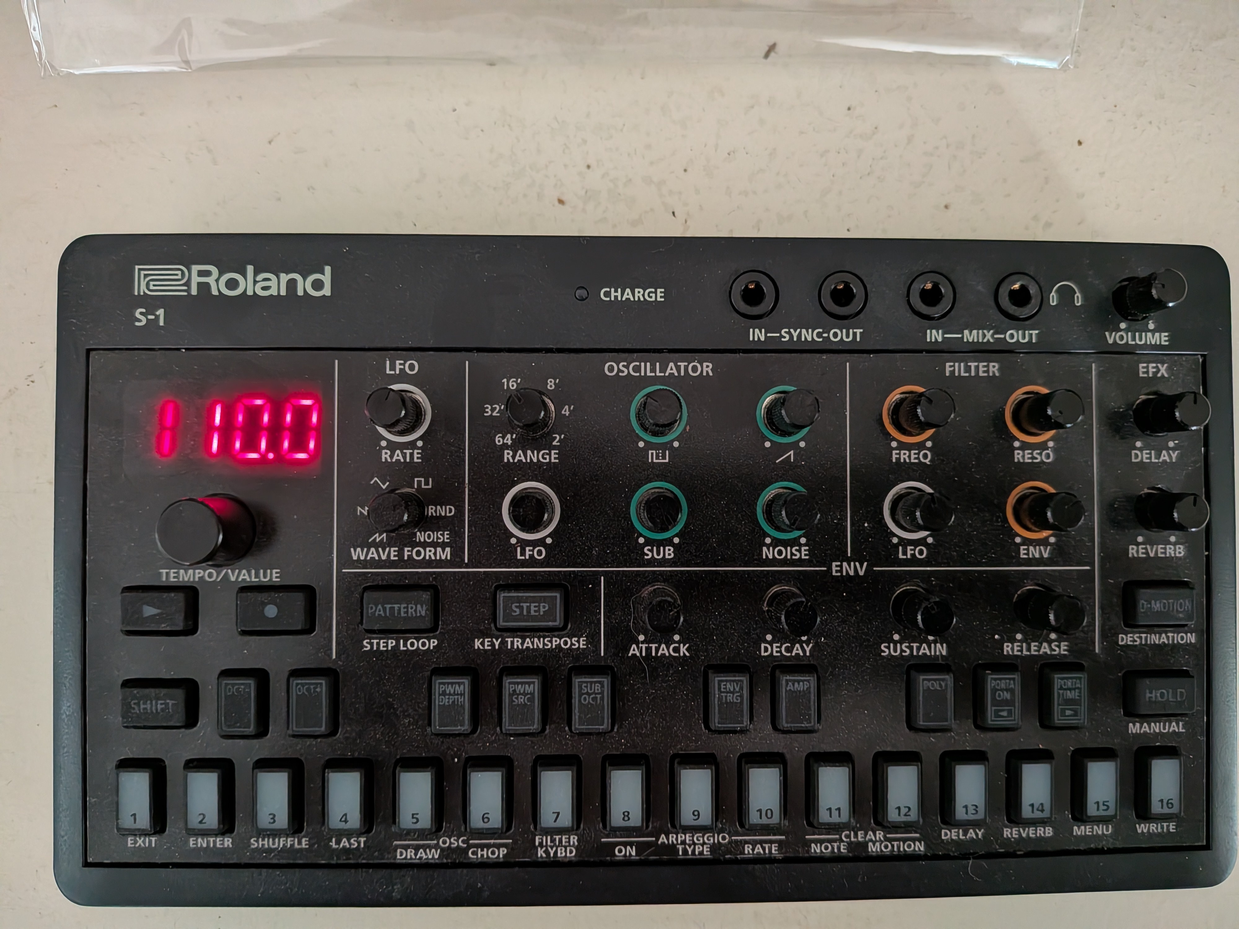 Vds Roland S-1 état impeccable, à peine servi. 