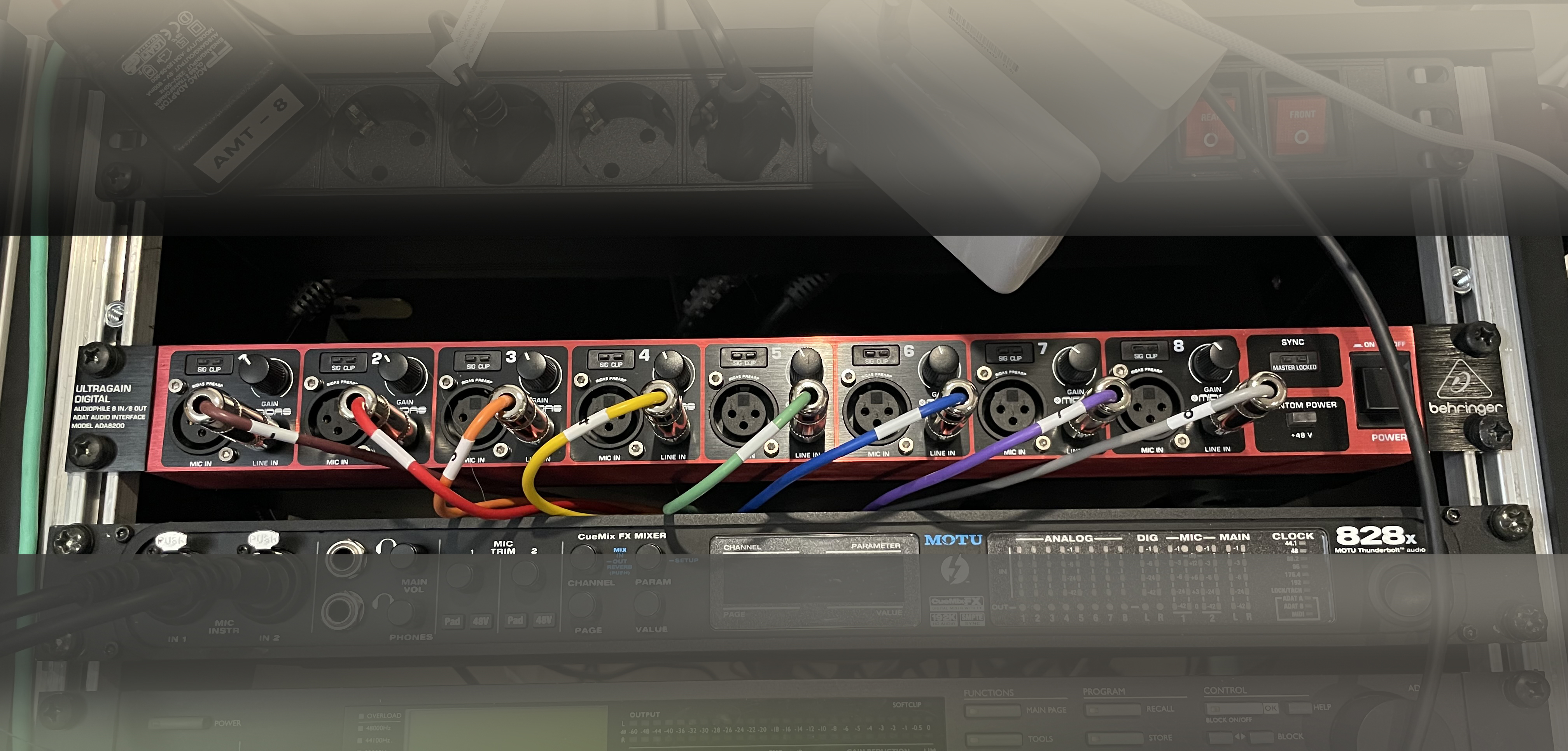 Behringer ADA8200