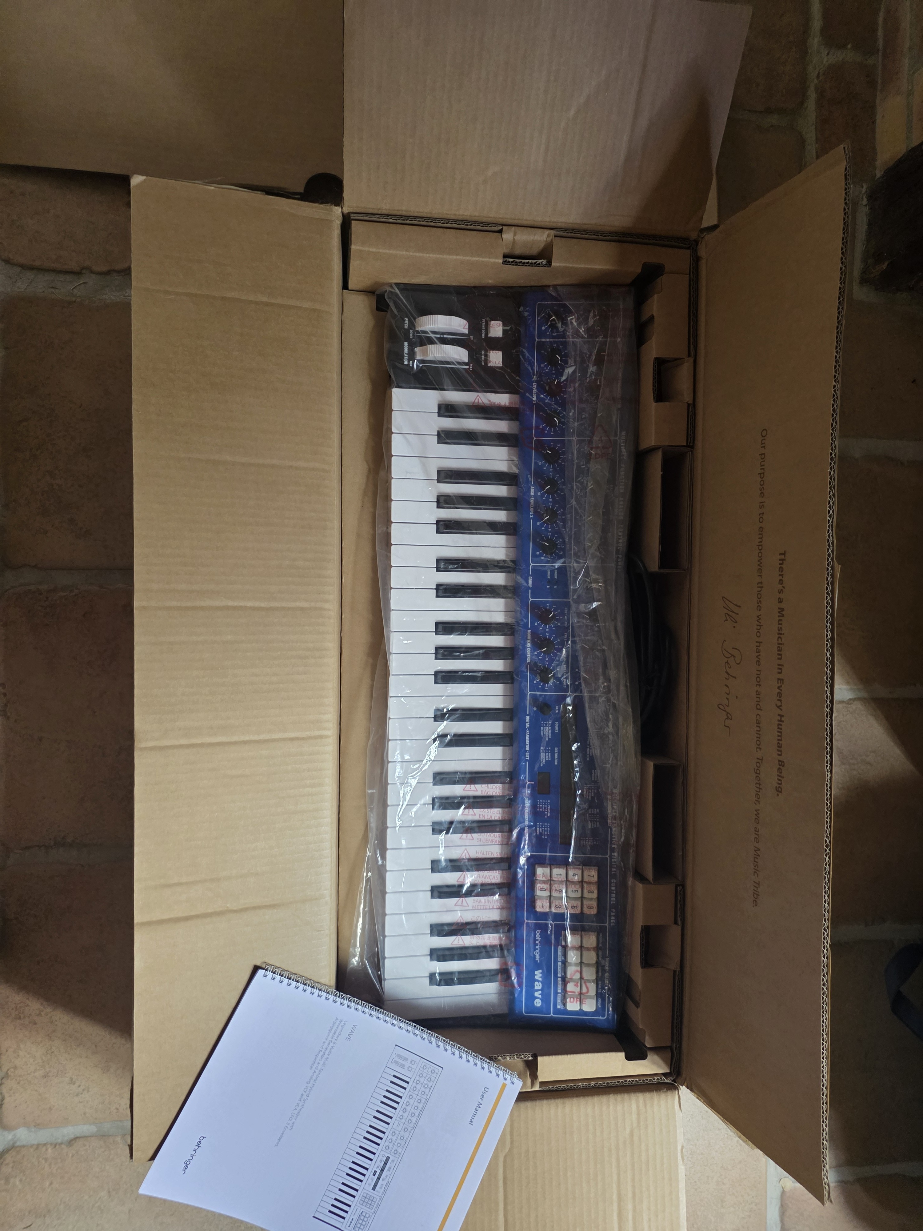 Behringer Wave (97243)