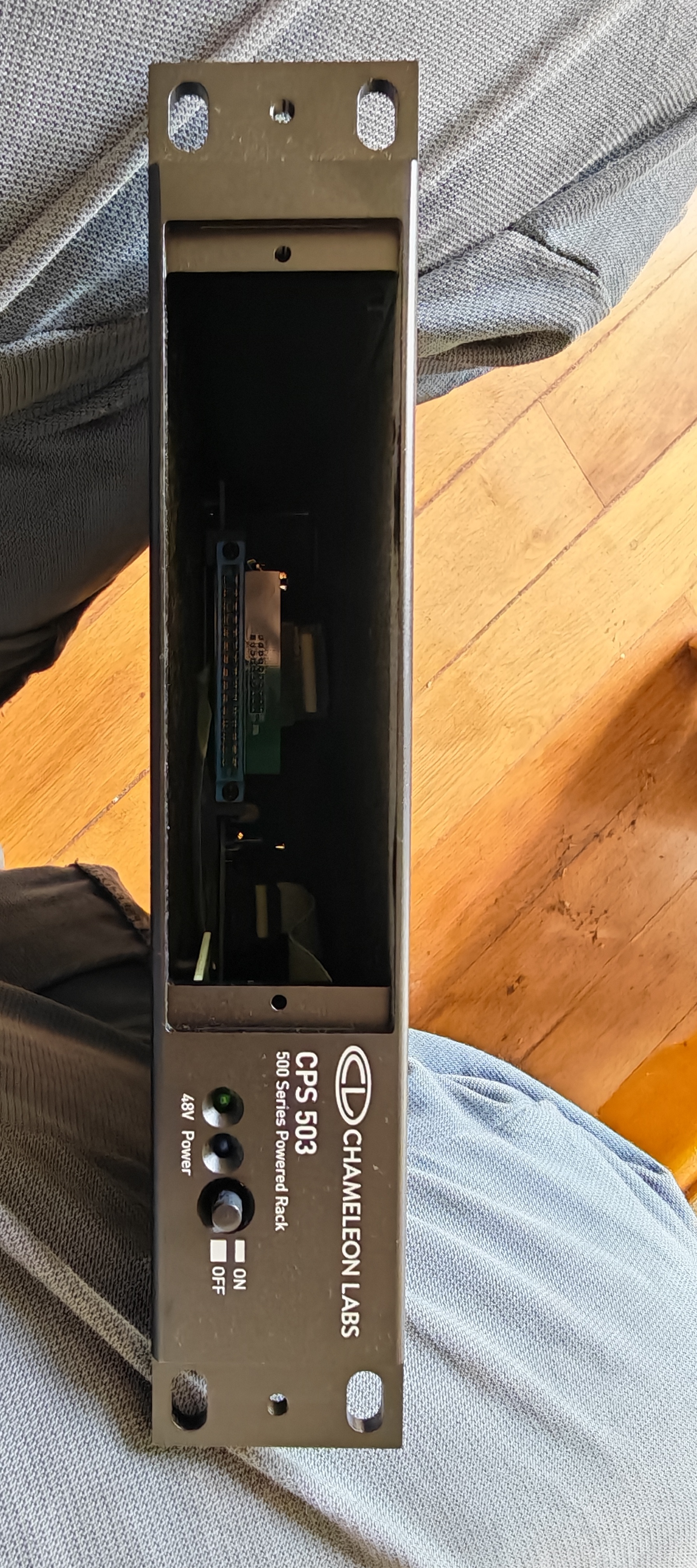 vends CPS503 PWR 500 series powered rack