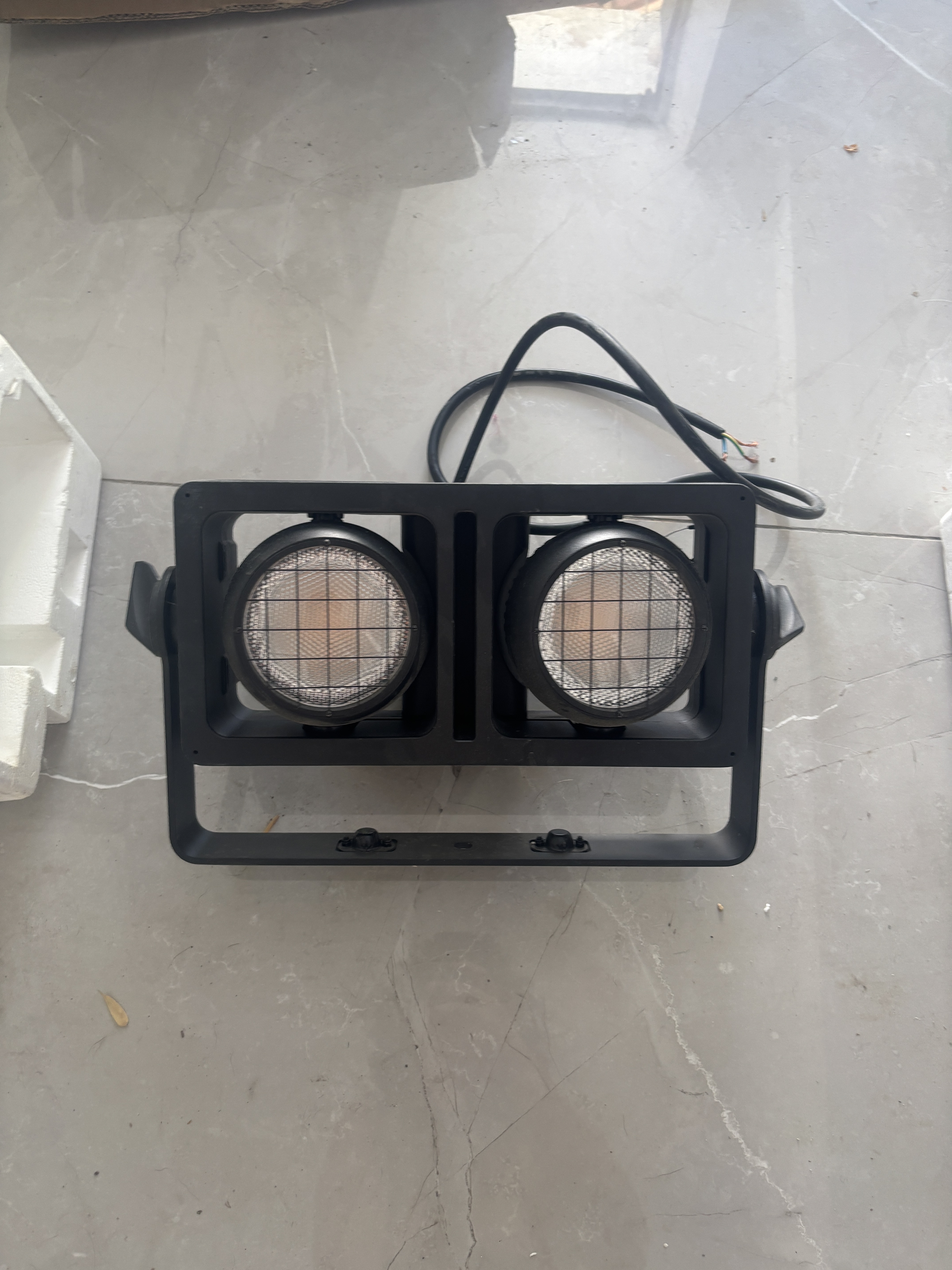 Projecteur Chauvet Professional Strike Array 2