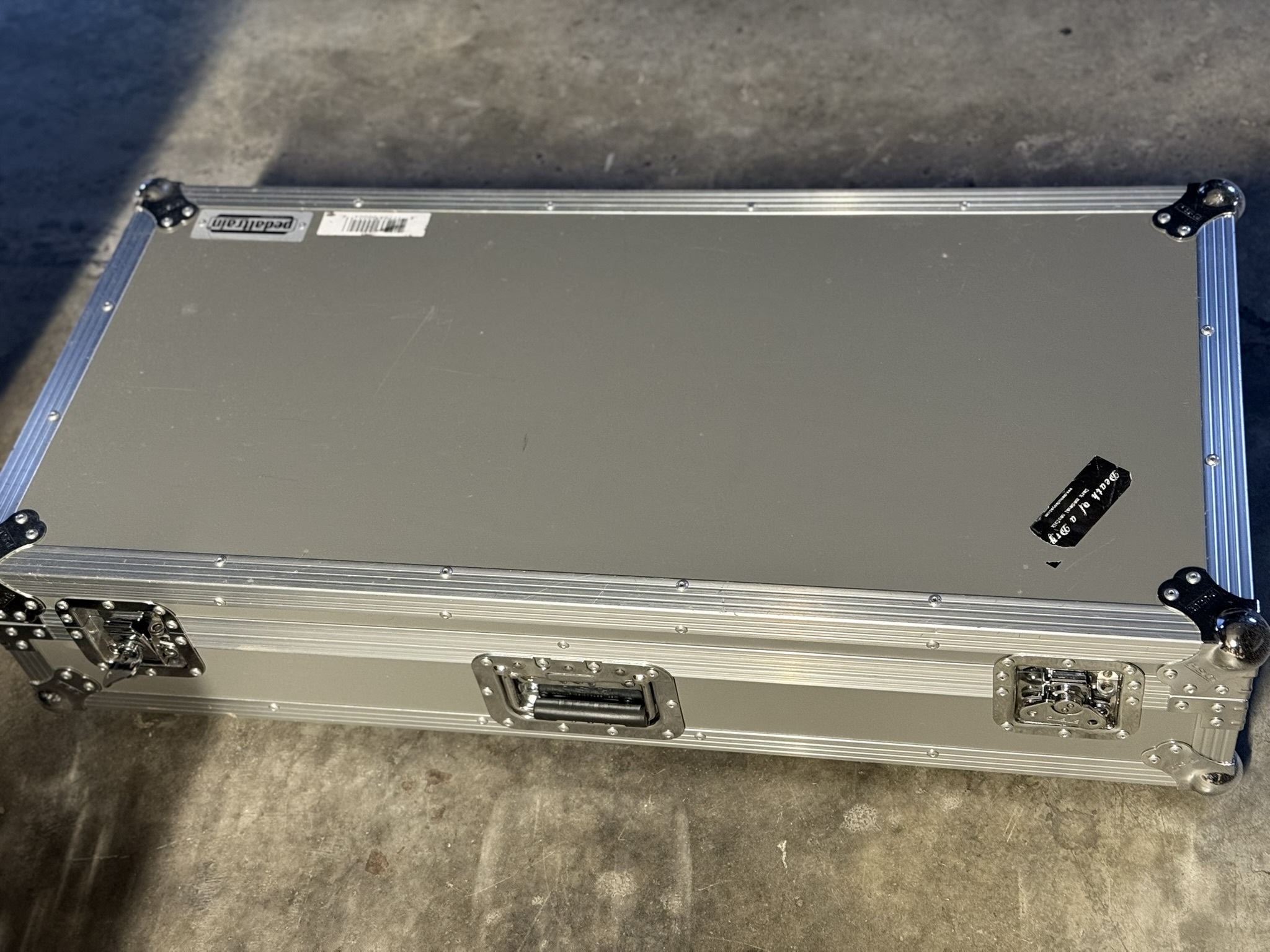 Pedaltrain PRO + Flight Case rigide – Grand pedalboard + Voodoo Lab Pedal Power