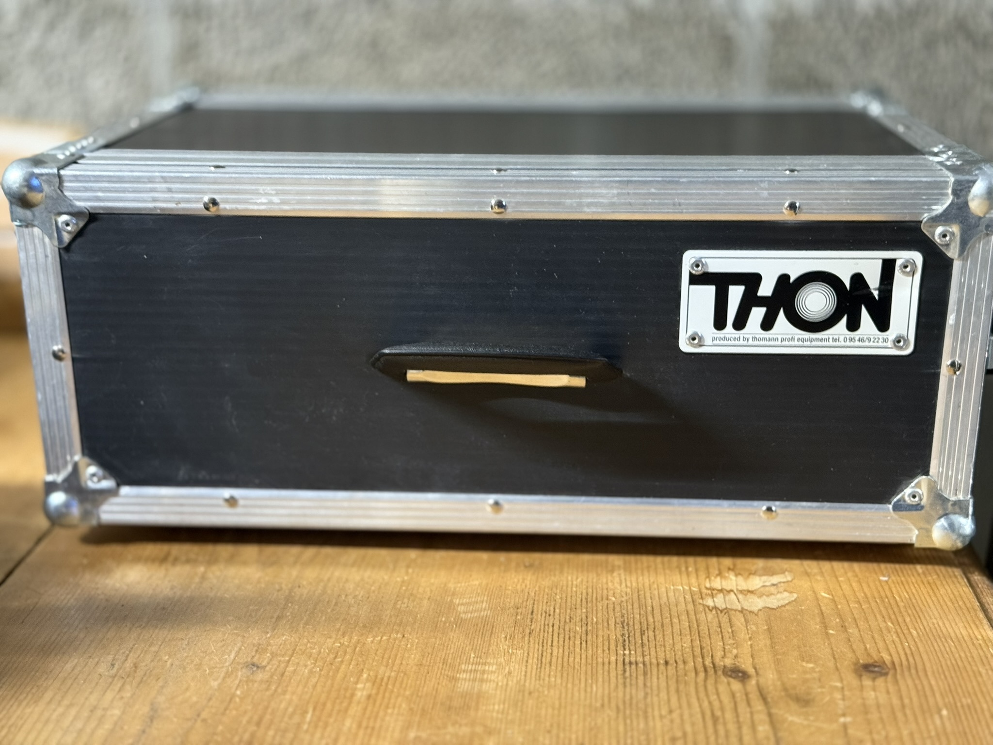 Rack Thomann 19" 4U – Flight case rigide