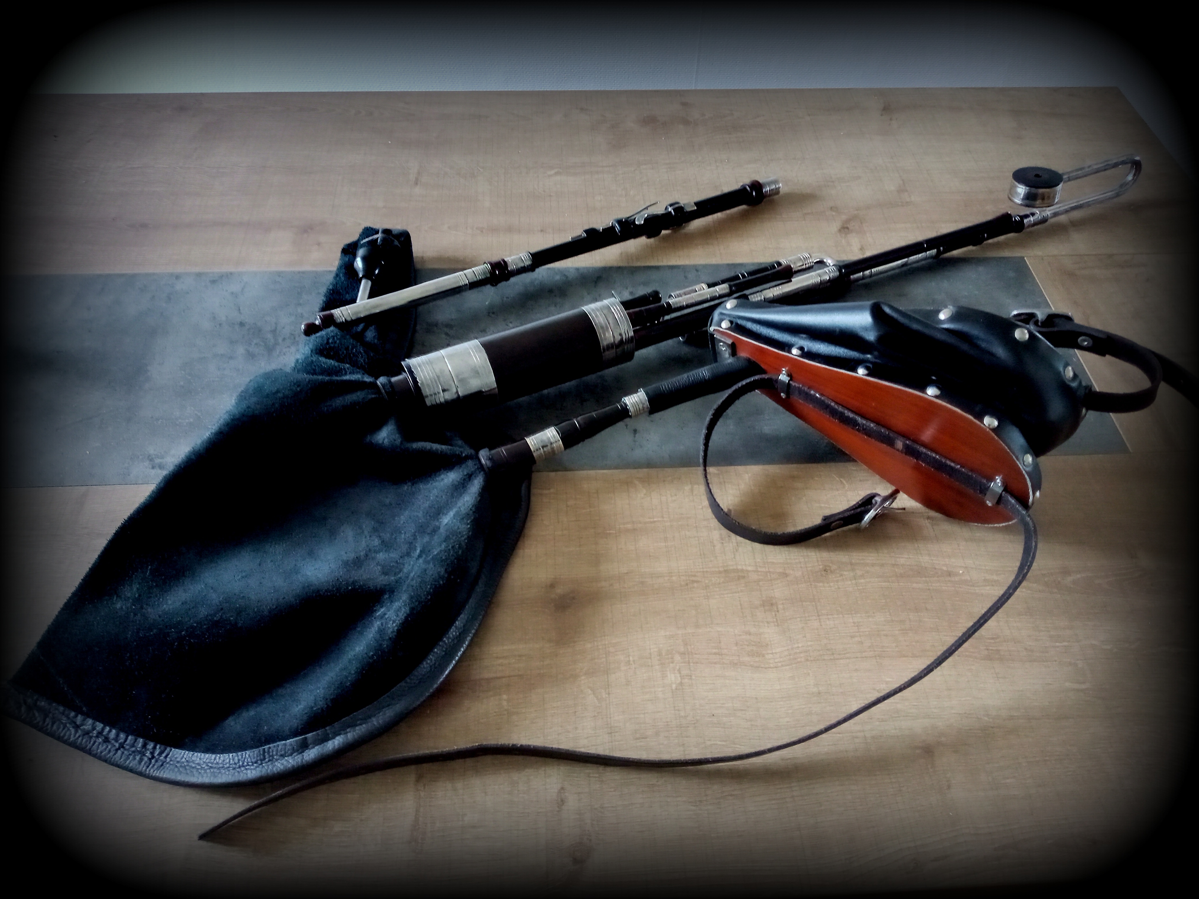 Uilleann pipes Peran cornemuse Irlandaise