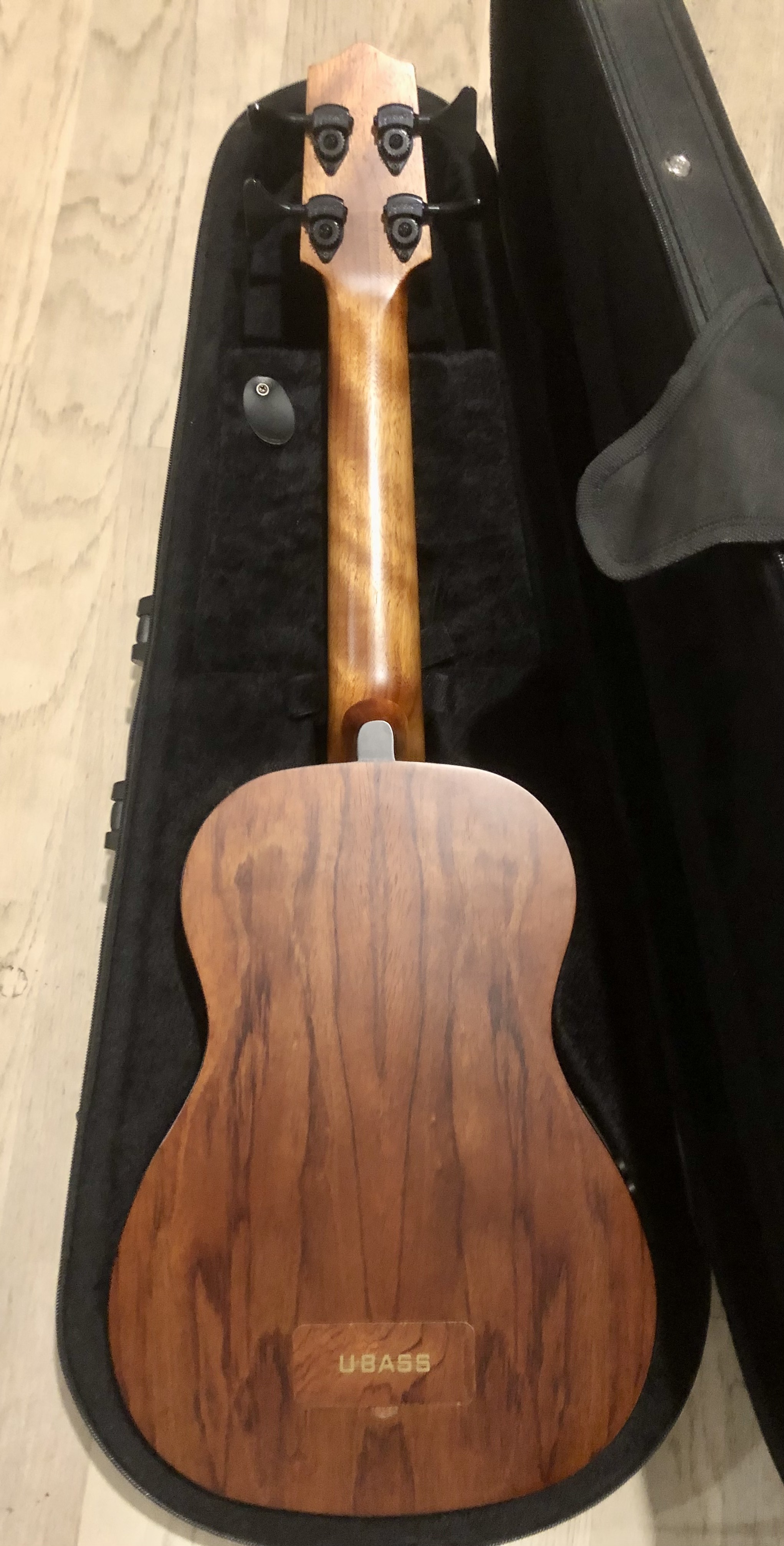 Kala UBASS-EM-FS Exotic Mahogany U-Bass (83976)