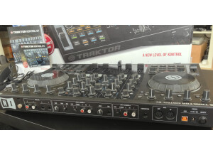 Native Instruments Traktor Kontrol S4 (61680)