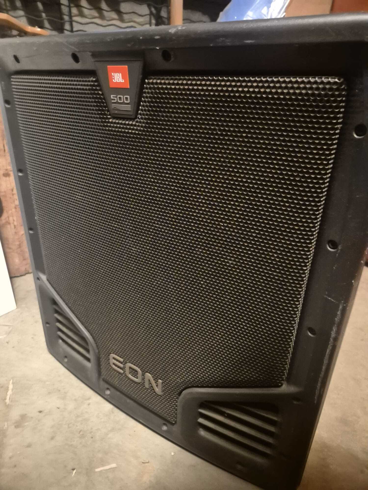  JBL EON 518S 