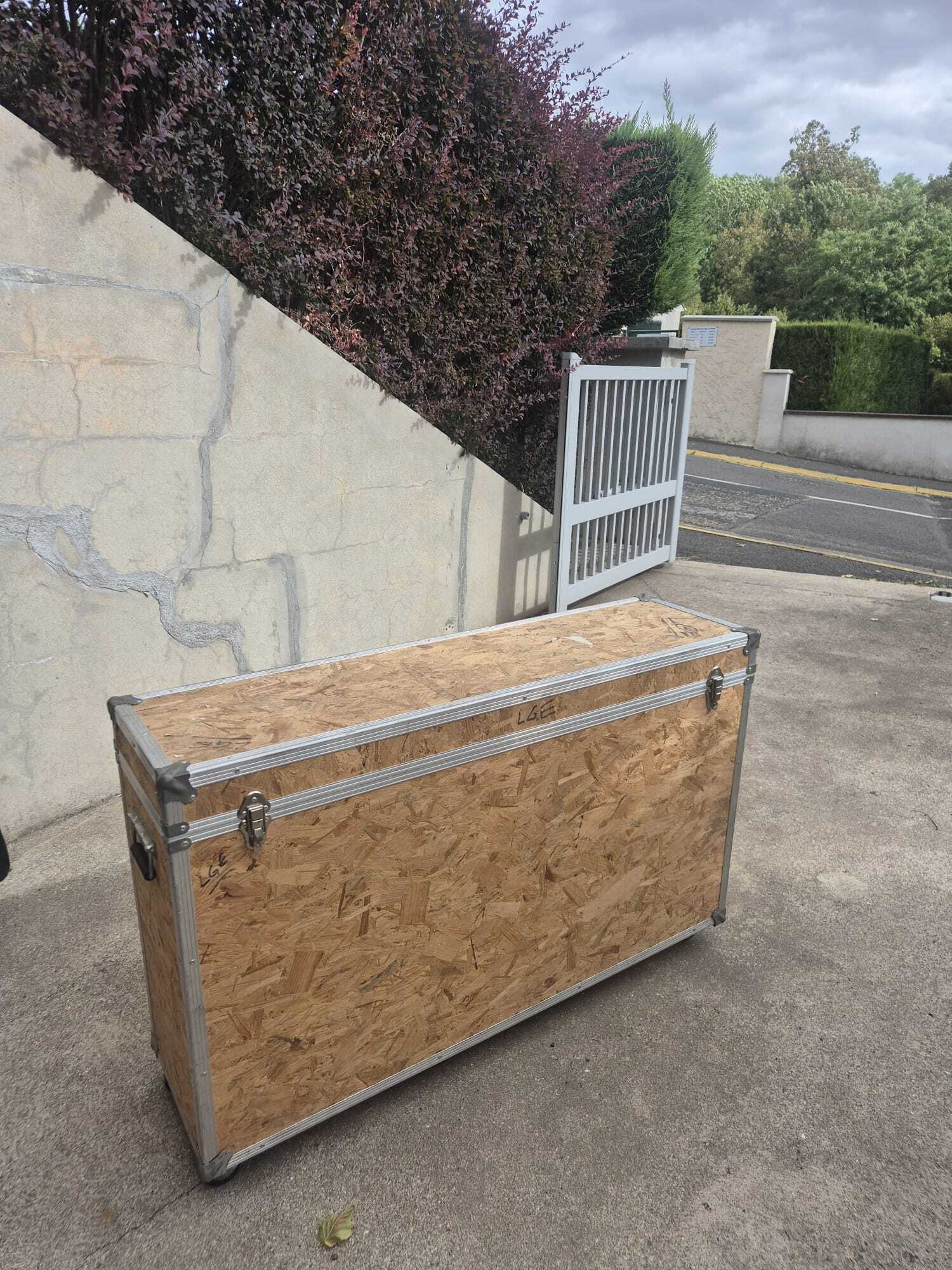 Flight Case sur mesure avec roulettes / pour pieds light/micro/pupitres