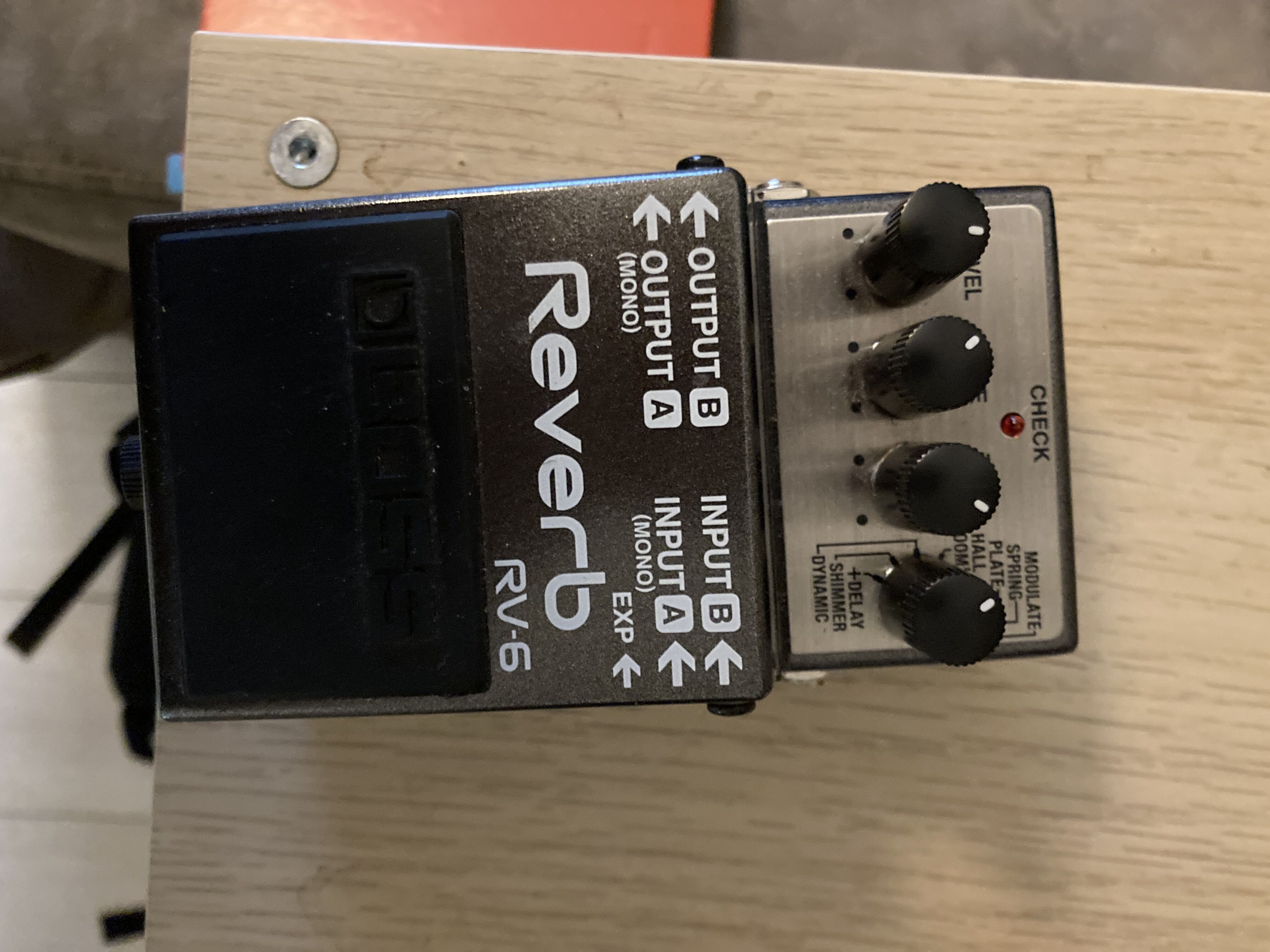 Vends reverb boss rv6 