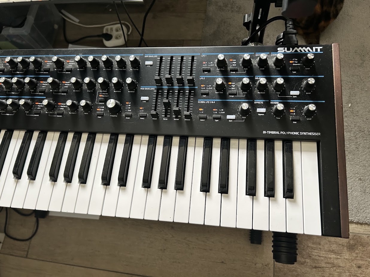 Novation Summit (68989)
