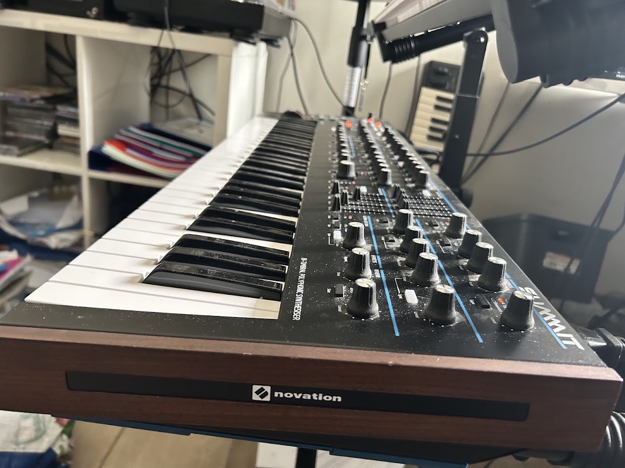 Novation Summit (94436)