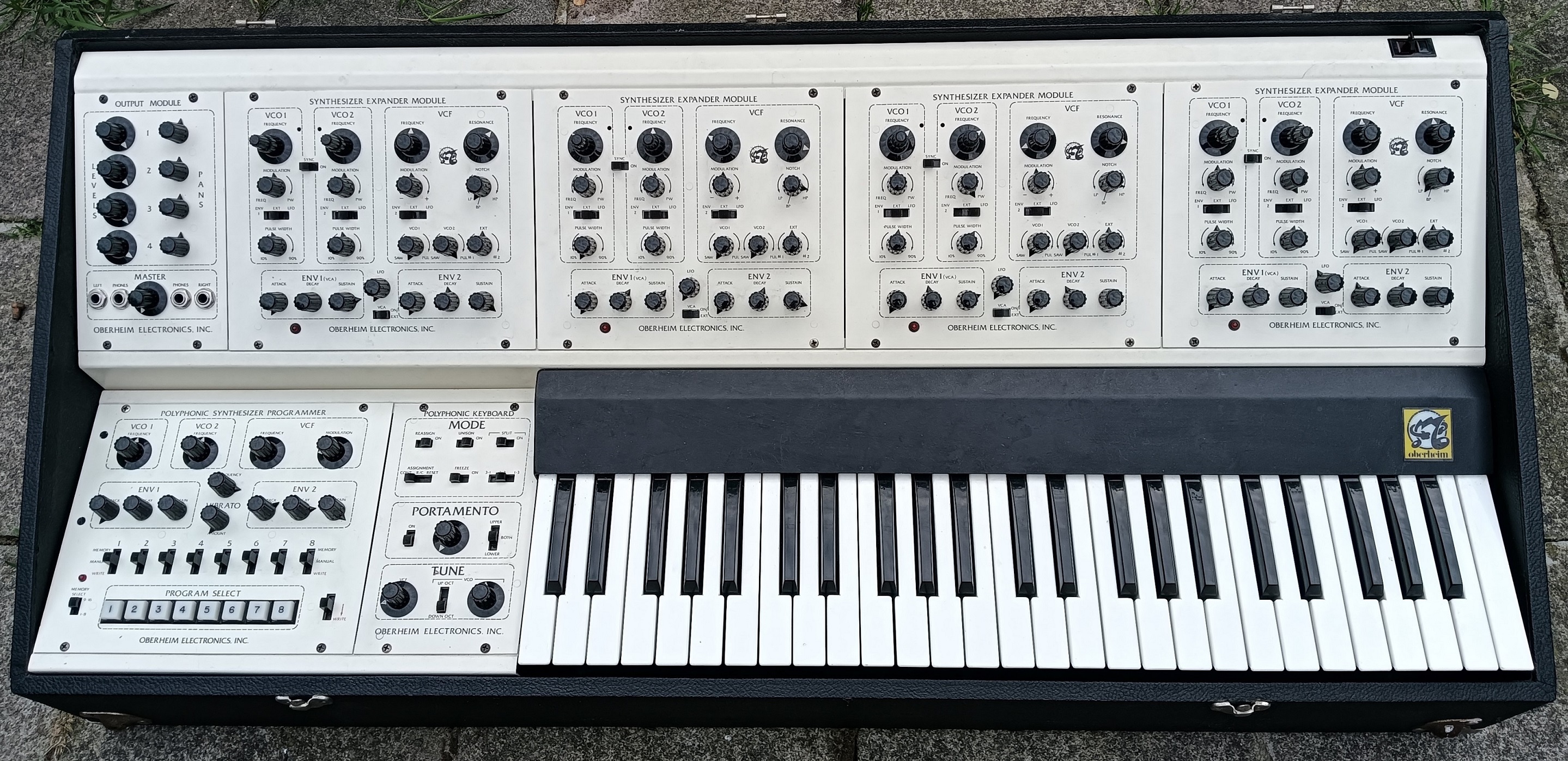 Oberheim 4-Voice FVS-1 en super état. Echange possible.