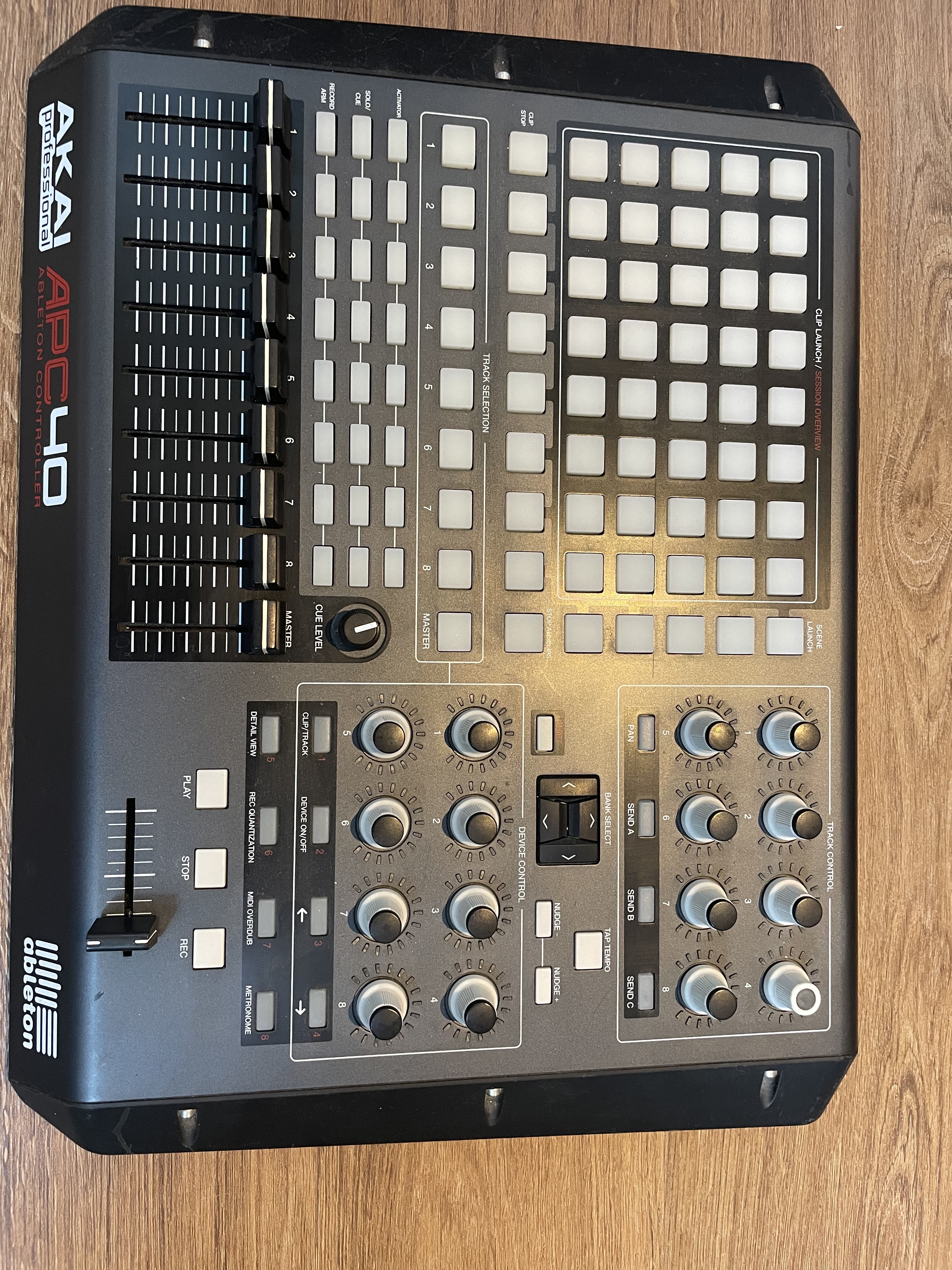Contrôleur AKAI APC 40