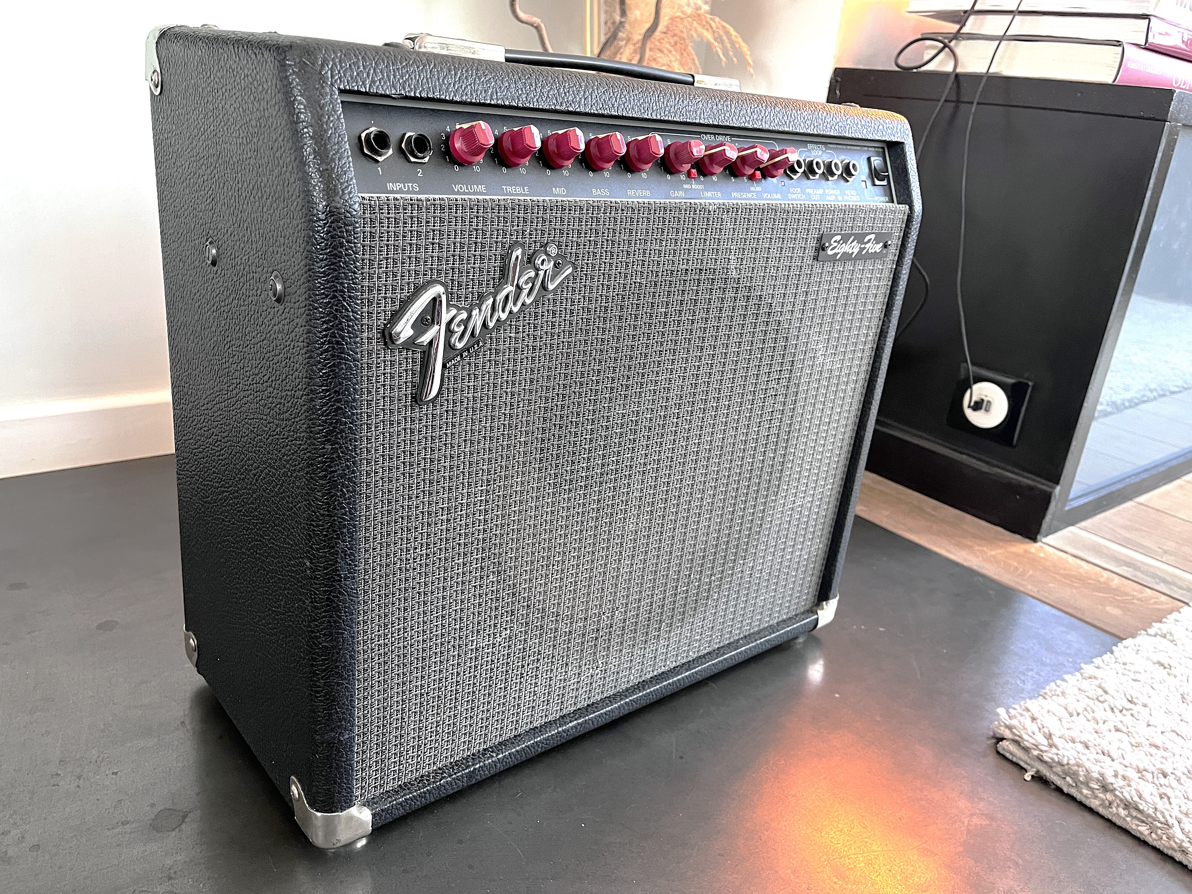 Fender Eighty Five (42503)