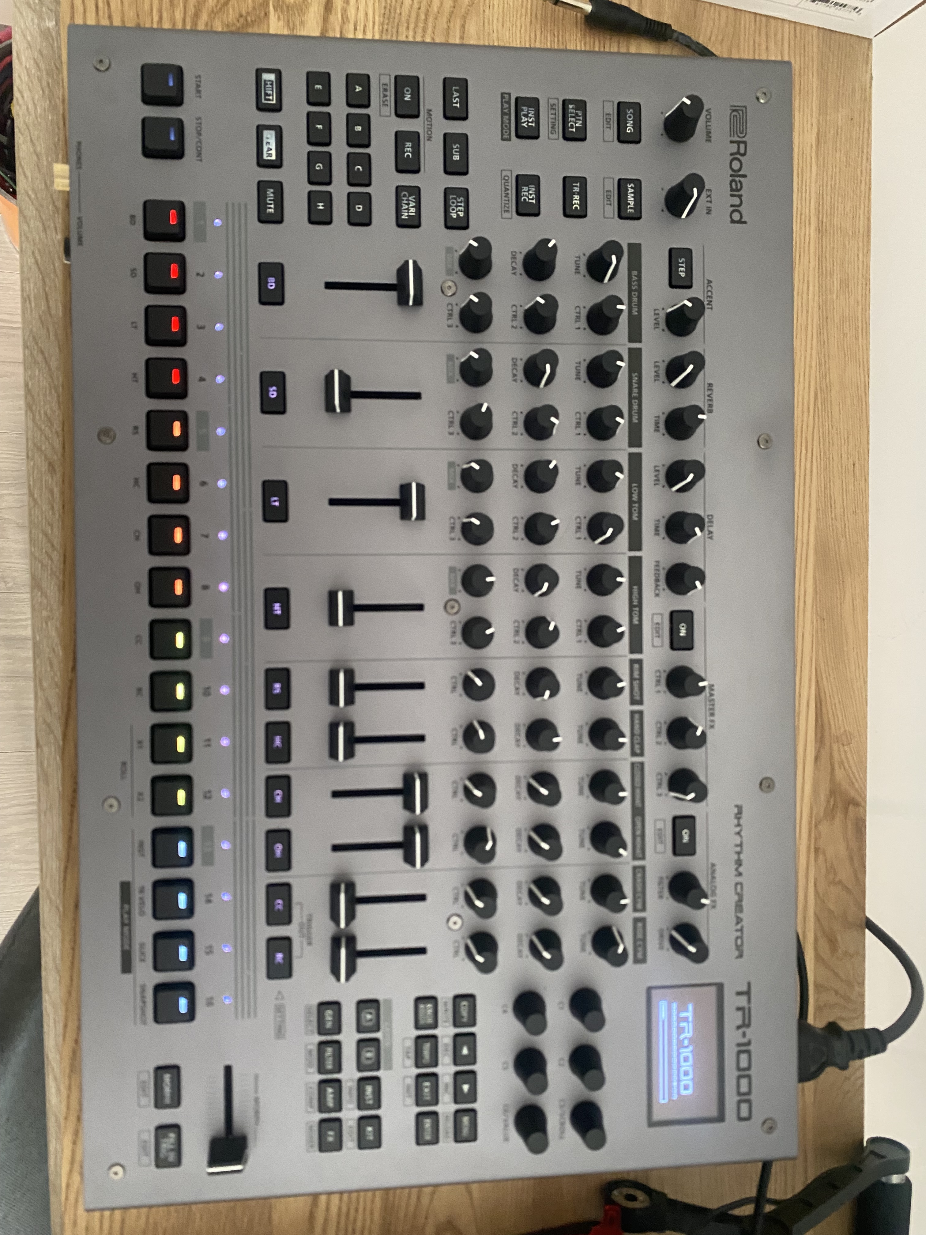 Tr 1000