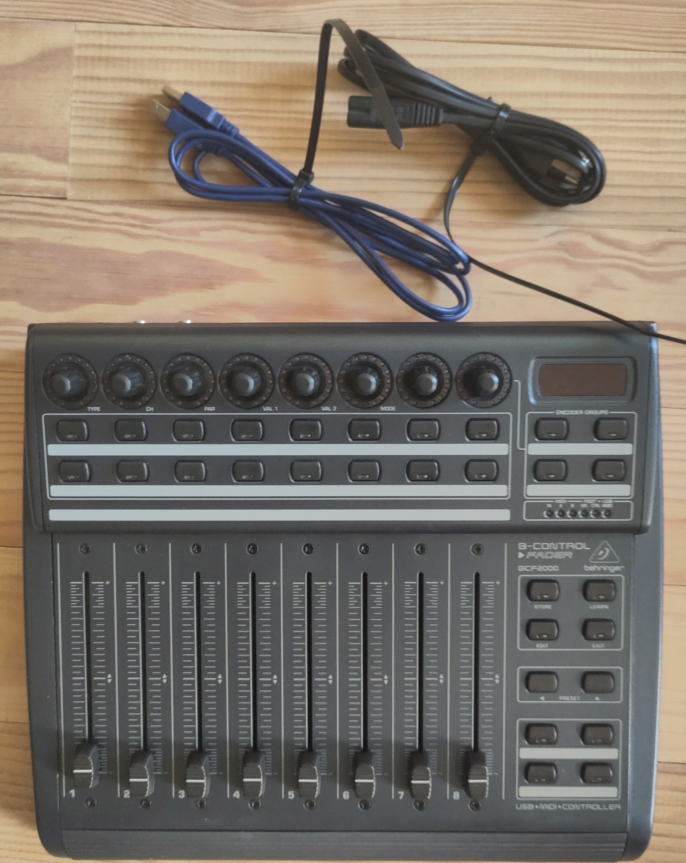 Vends Behringer B-Control Fader BCF2000