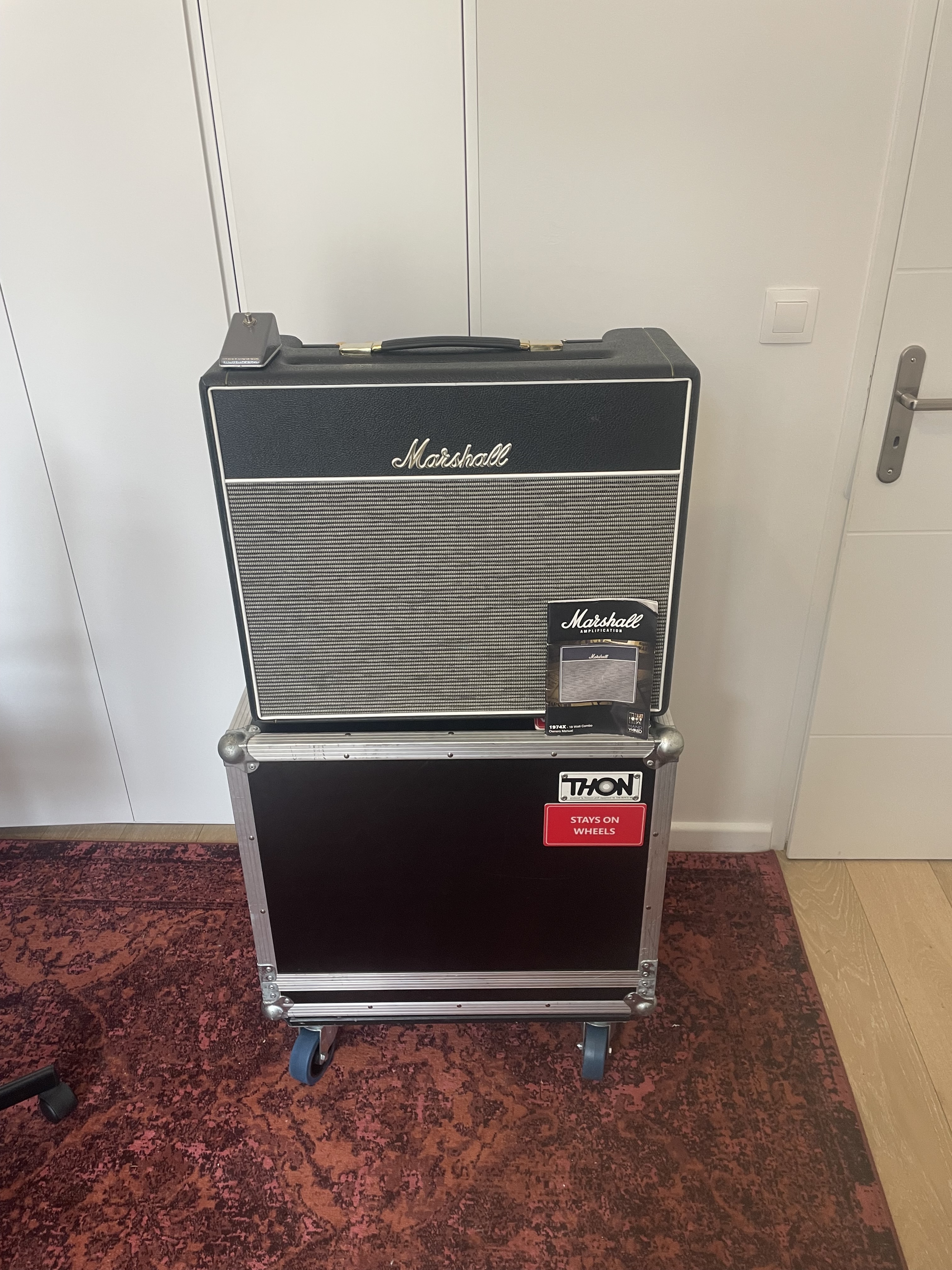 Marshall 1974x + case 