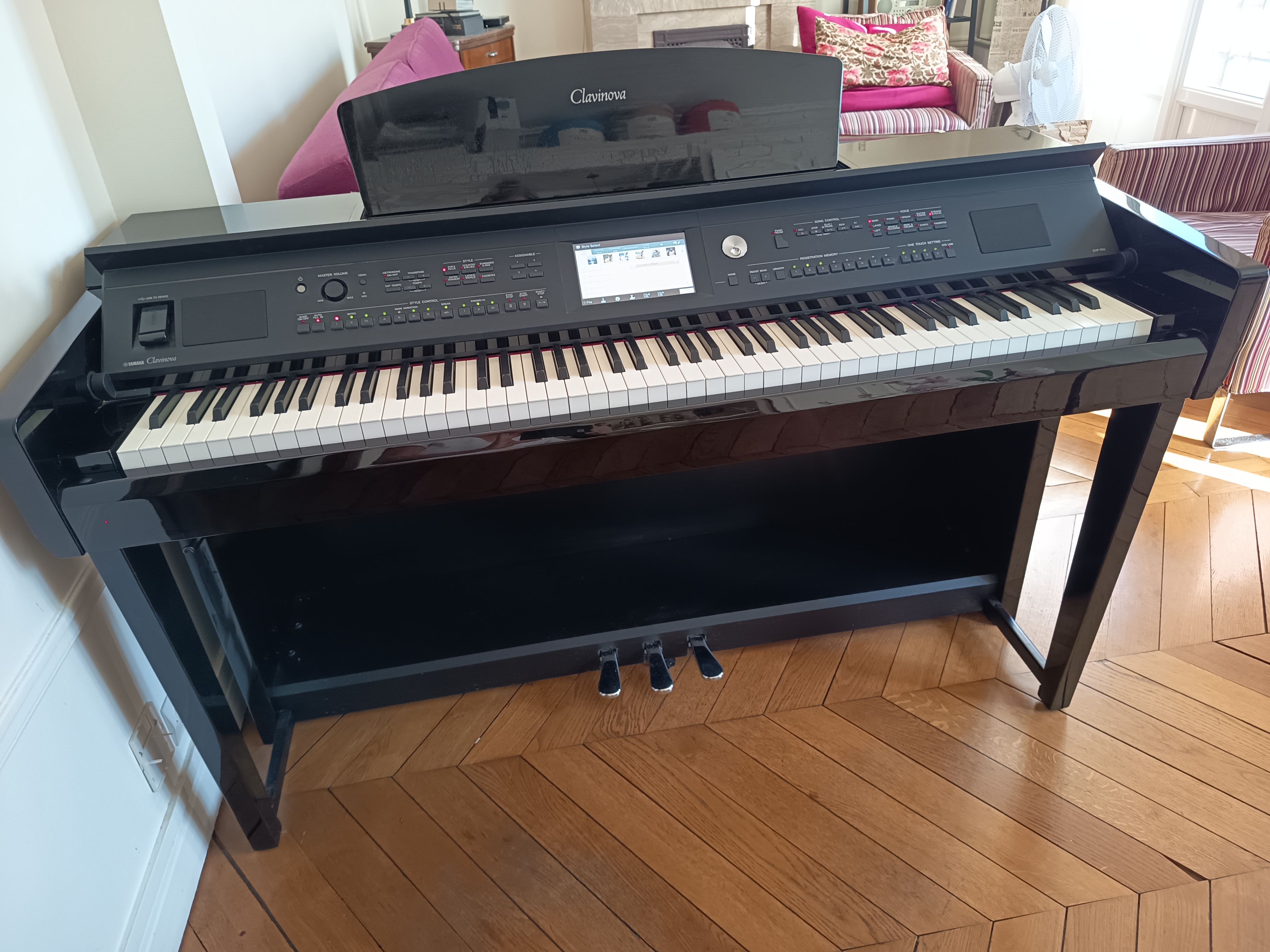 Yamaha Clavinova CVP-705PE – noir laqué brillant – excellent état