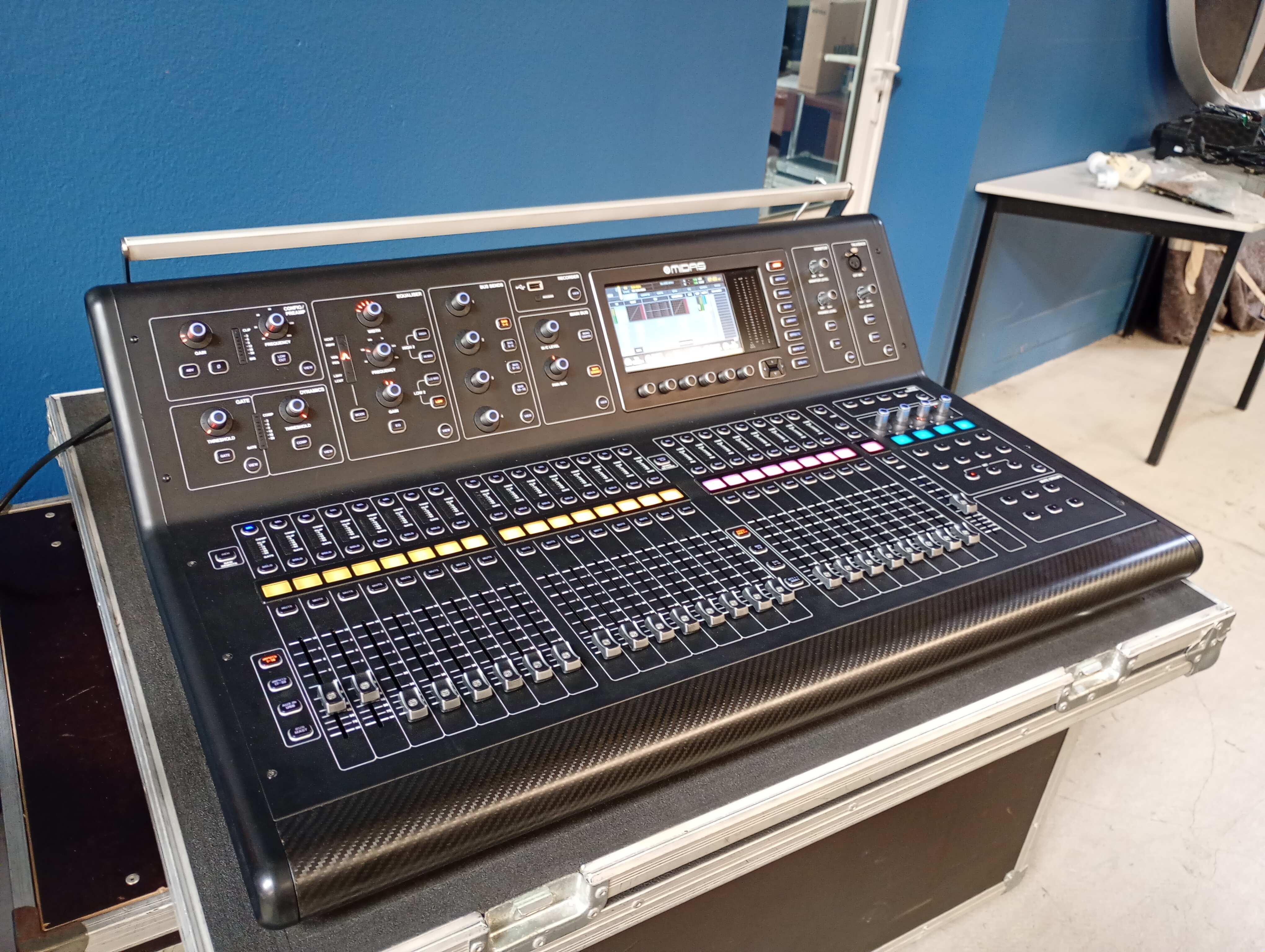Vends M32 midas  + flightcase + DL32