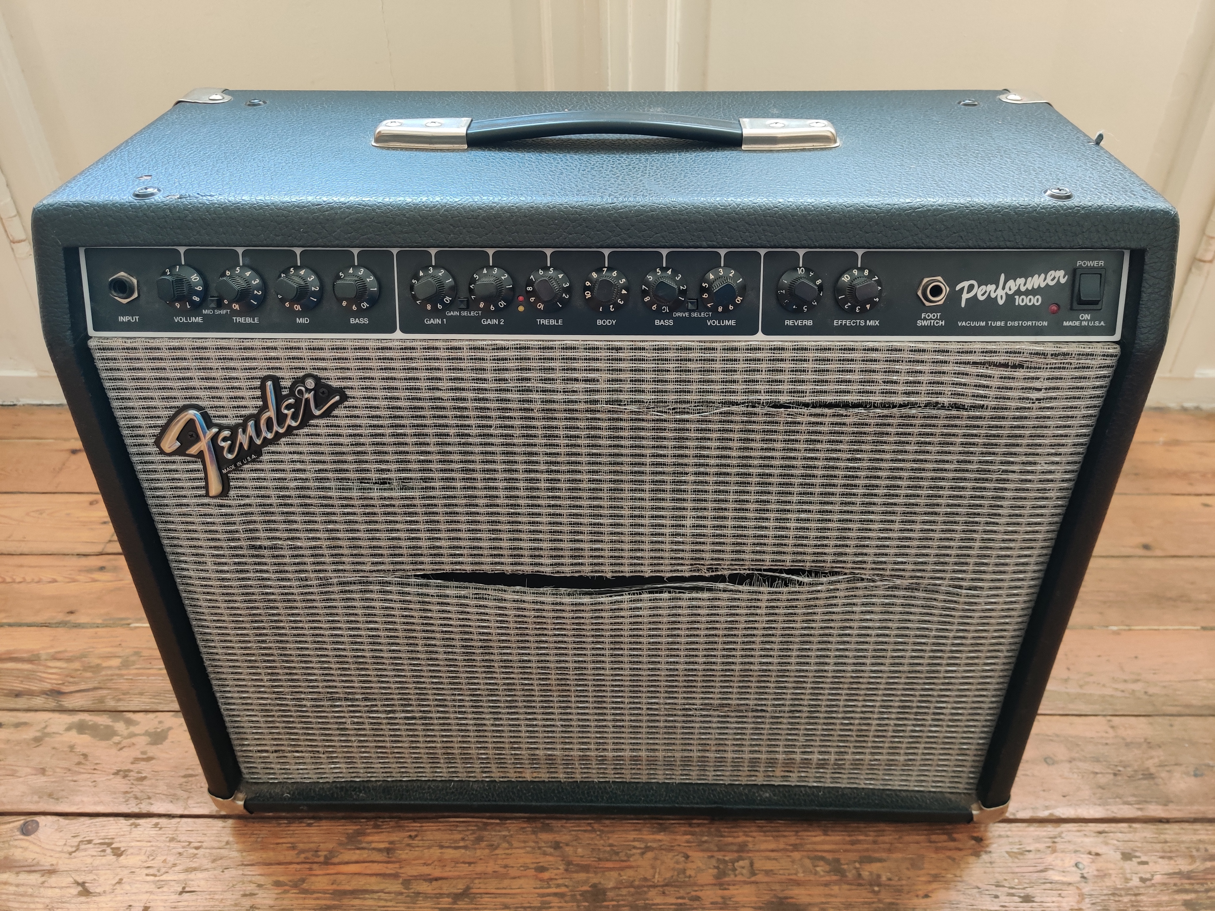 Vends Fender Performer 1000