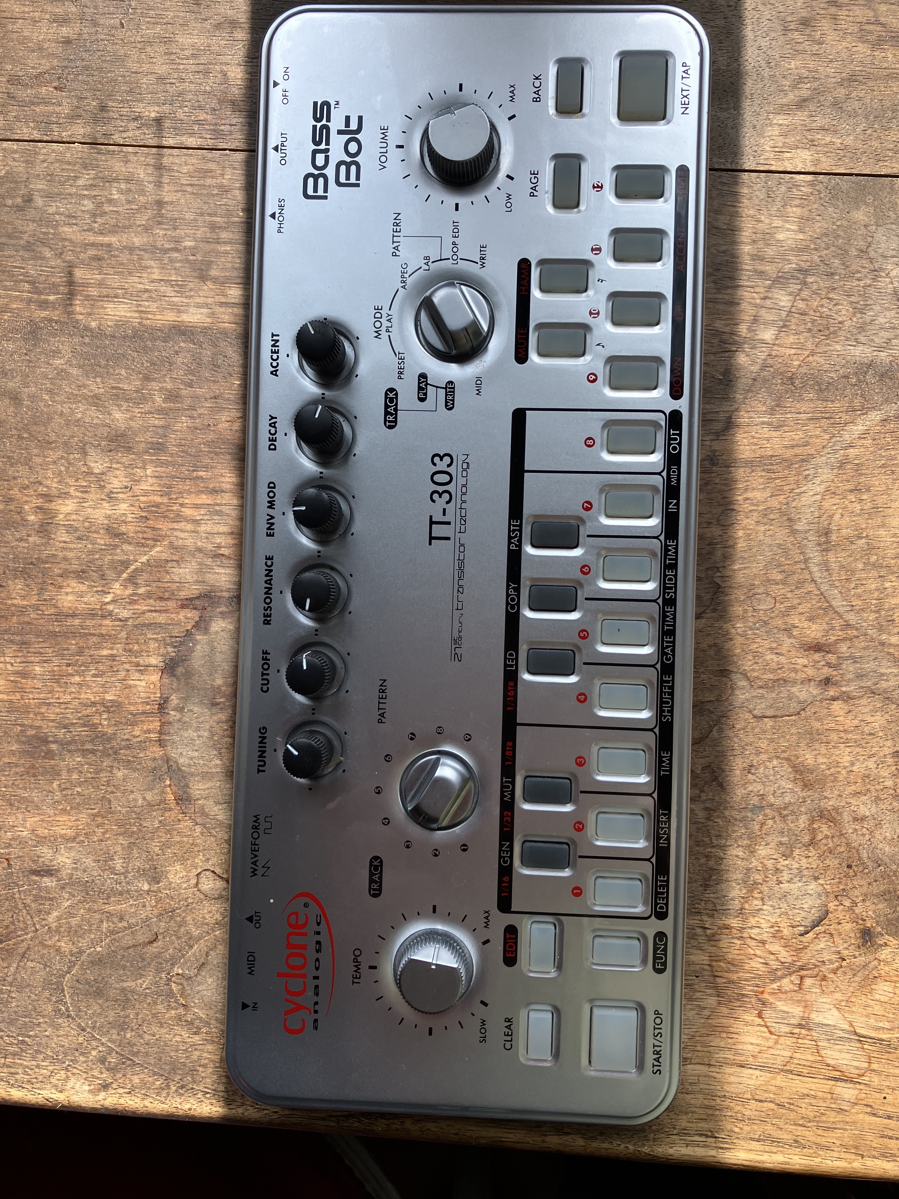 Cyclone Analogic Bass Bot TT-303 V2 (69004)
