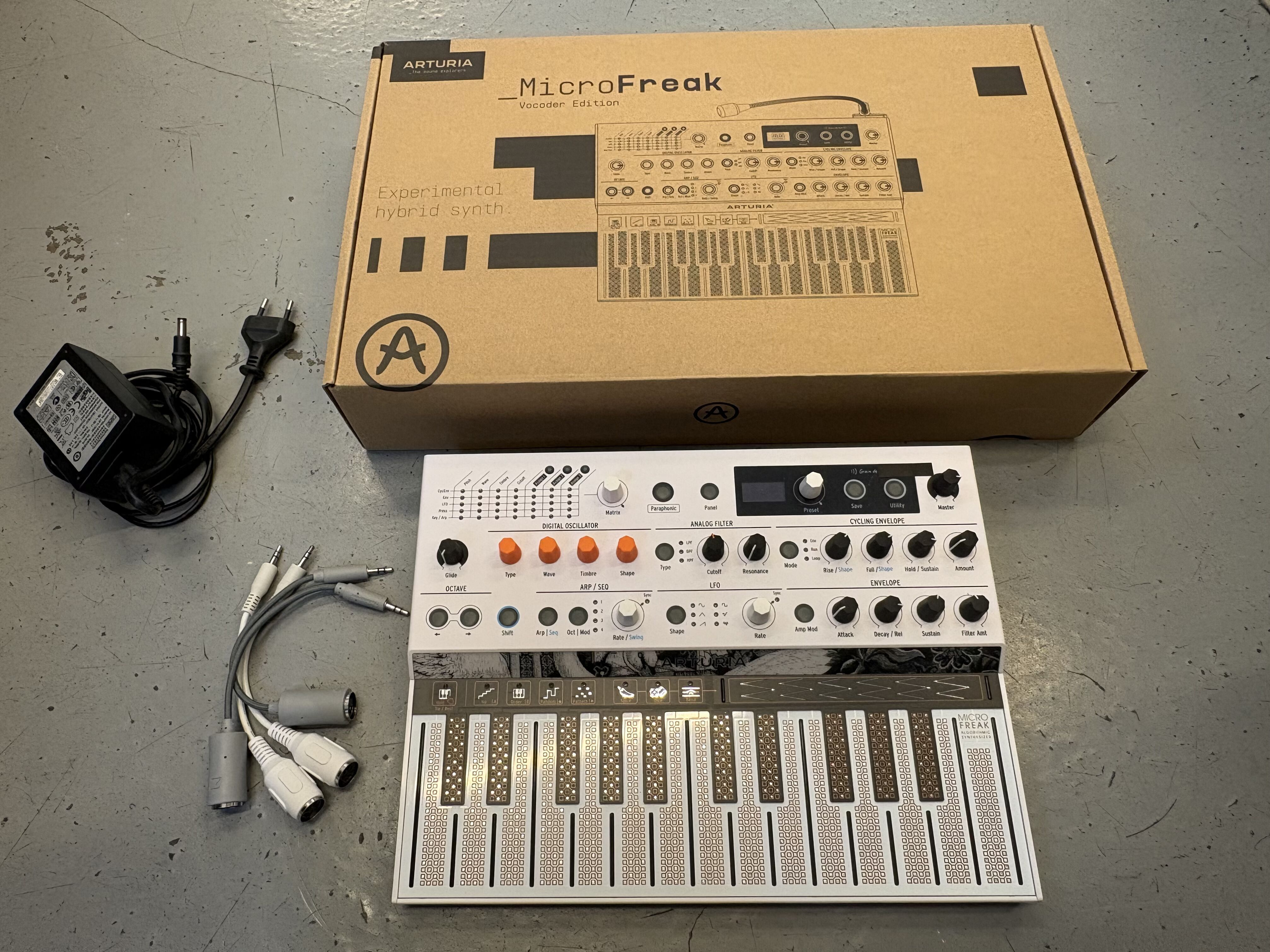 Arturia MicroFreak Vocoder Edition — Excellent état, boîte d'origine incluse