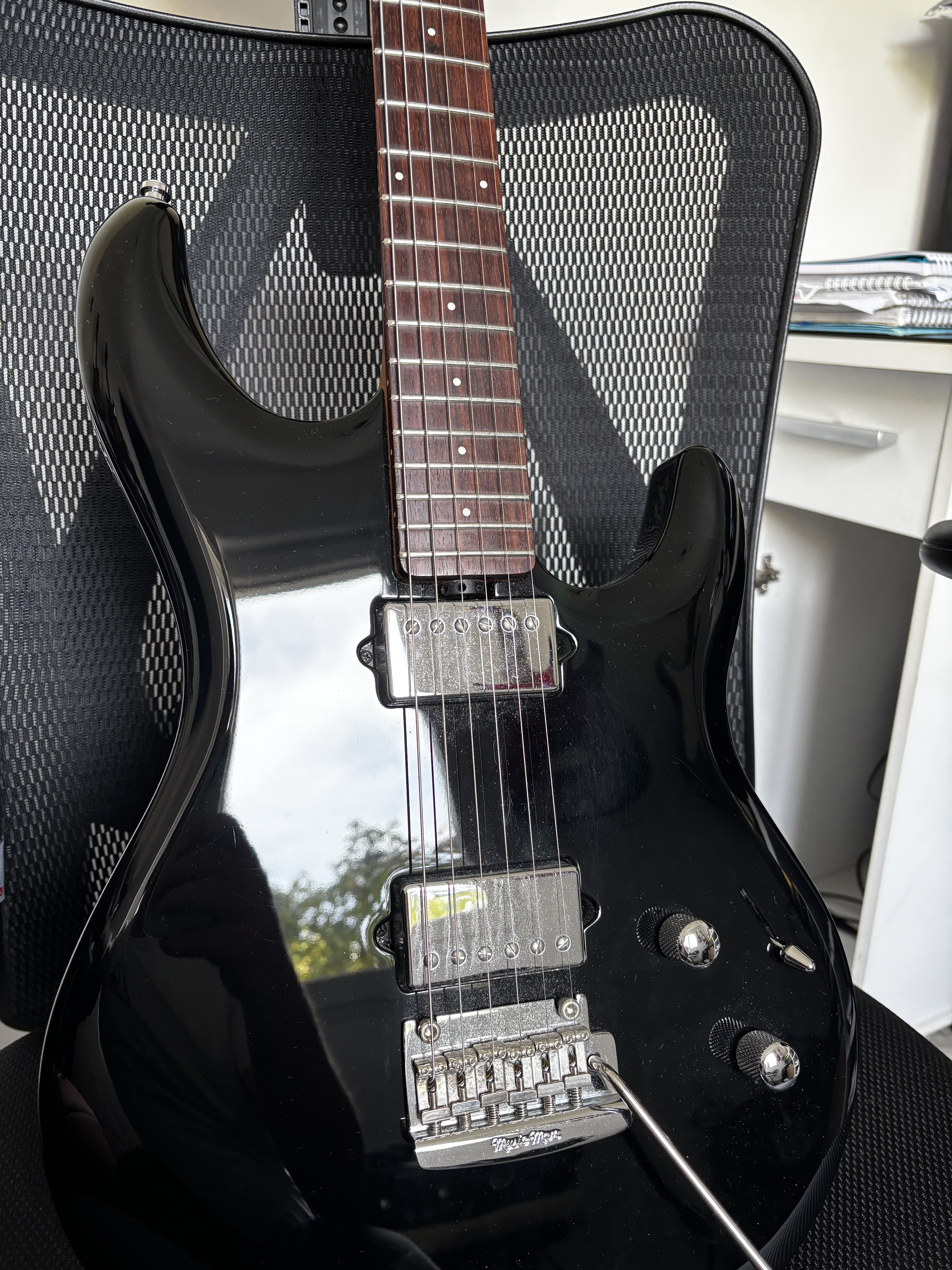 Music Man Luke III Black