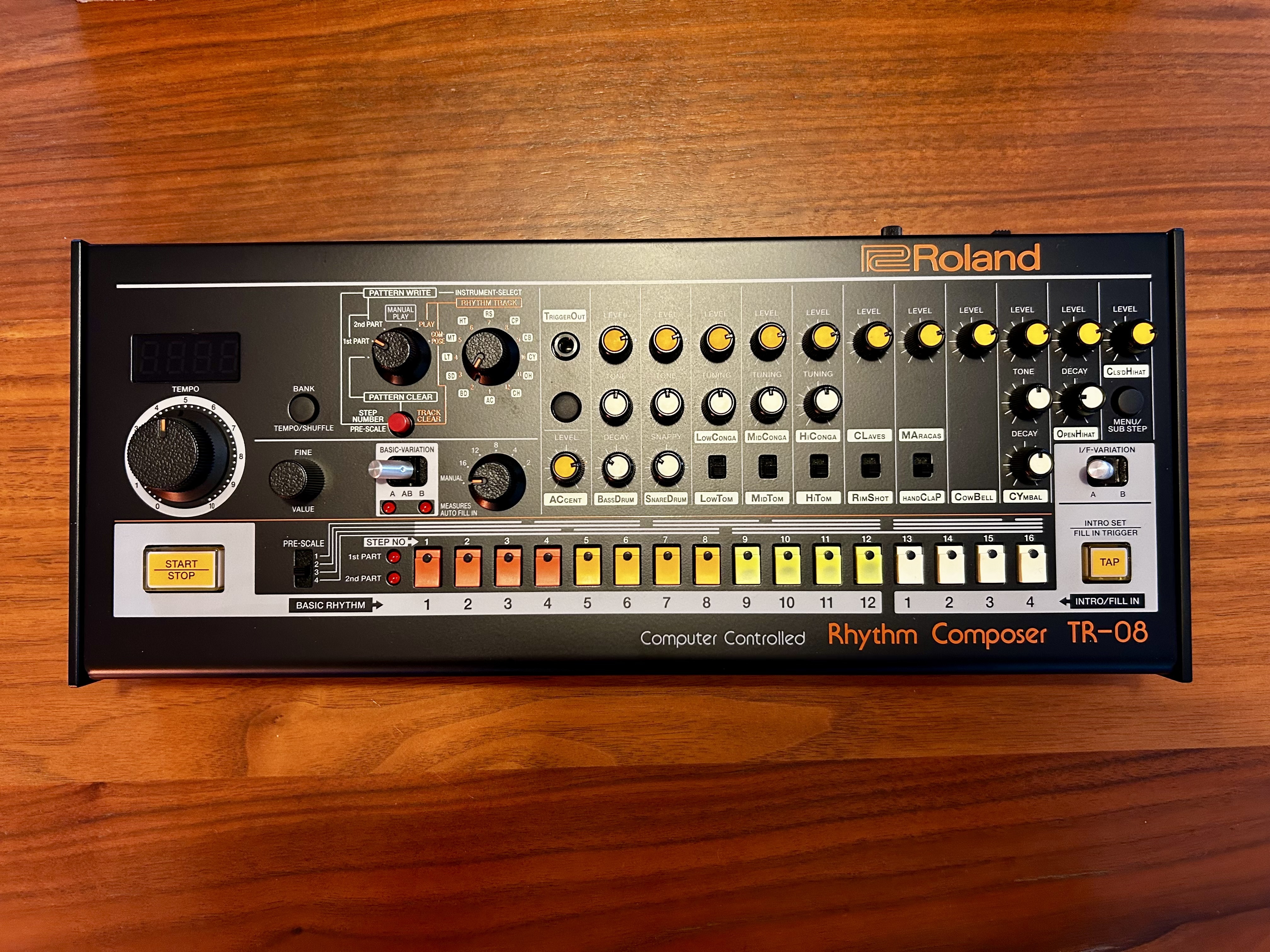 Roland TR-08 en ÉTAT NEUF (Frais de port inclus!)