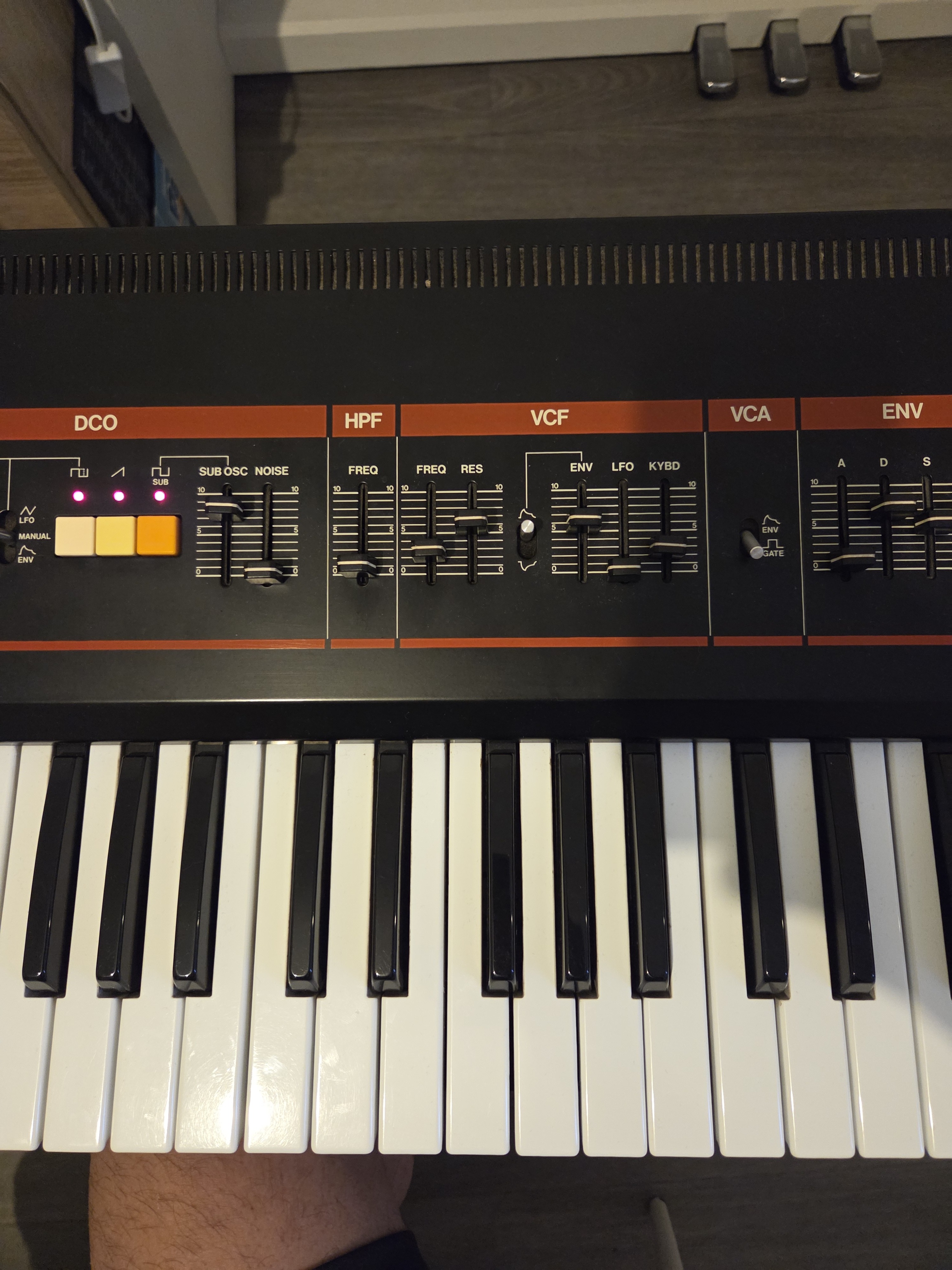 Vends roland juno-6 
