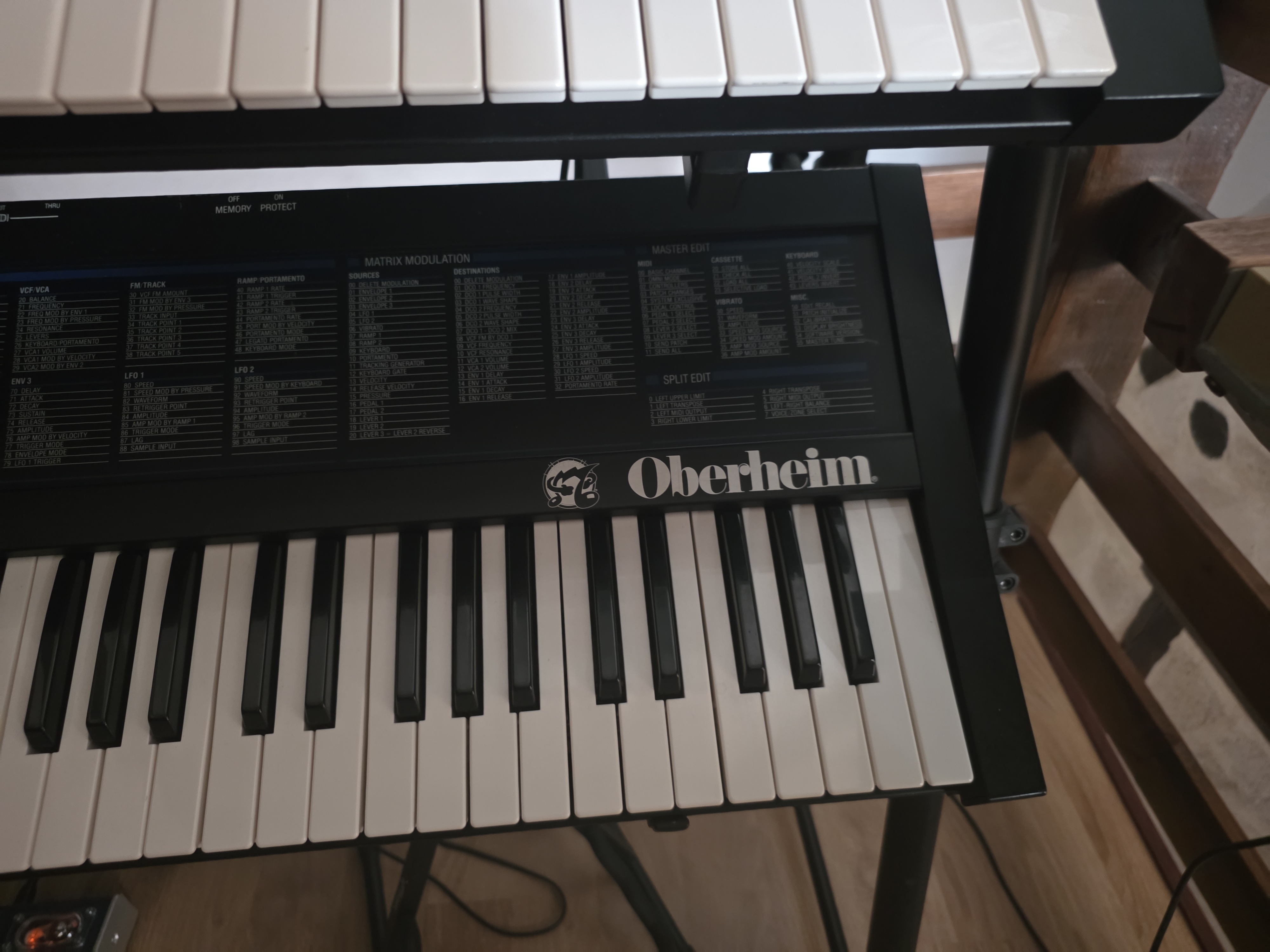 Oberheim Matrix 6 (4356)