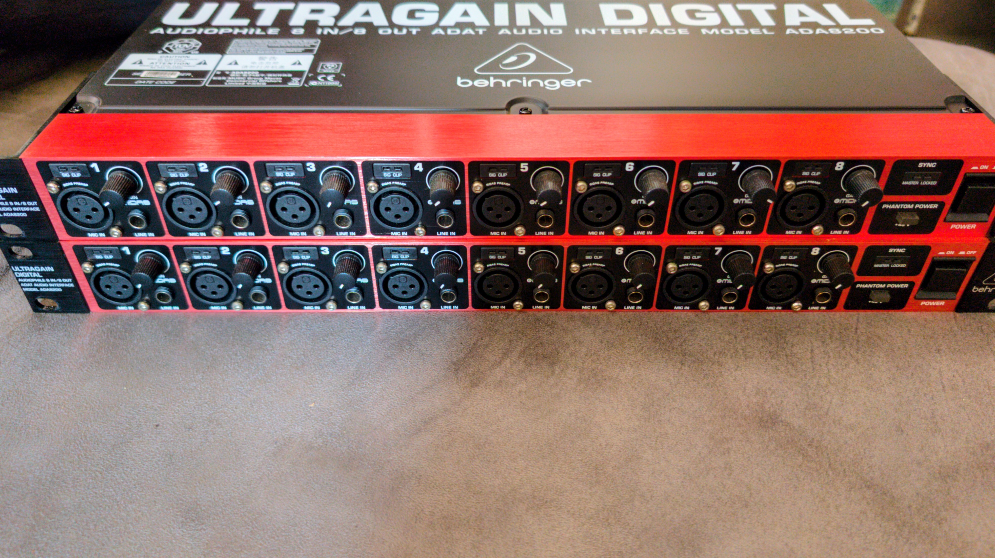 vends Behringer Ultragain Digital ADA8200