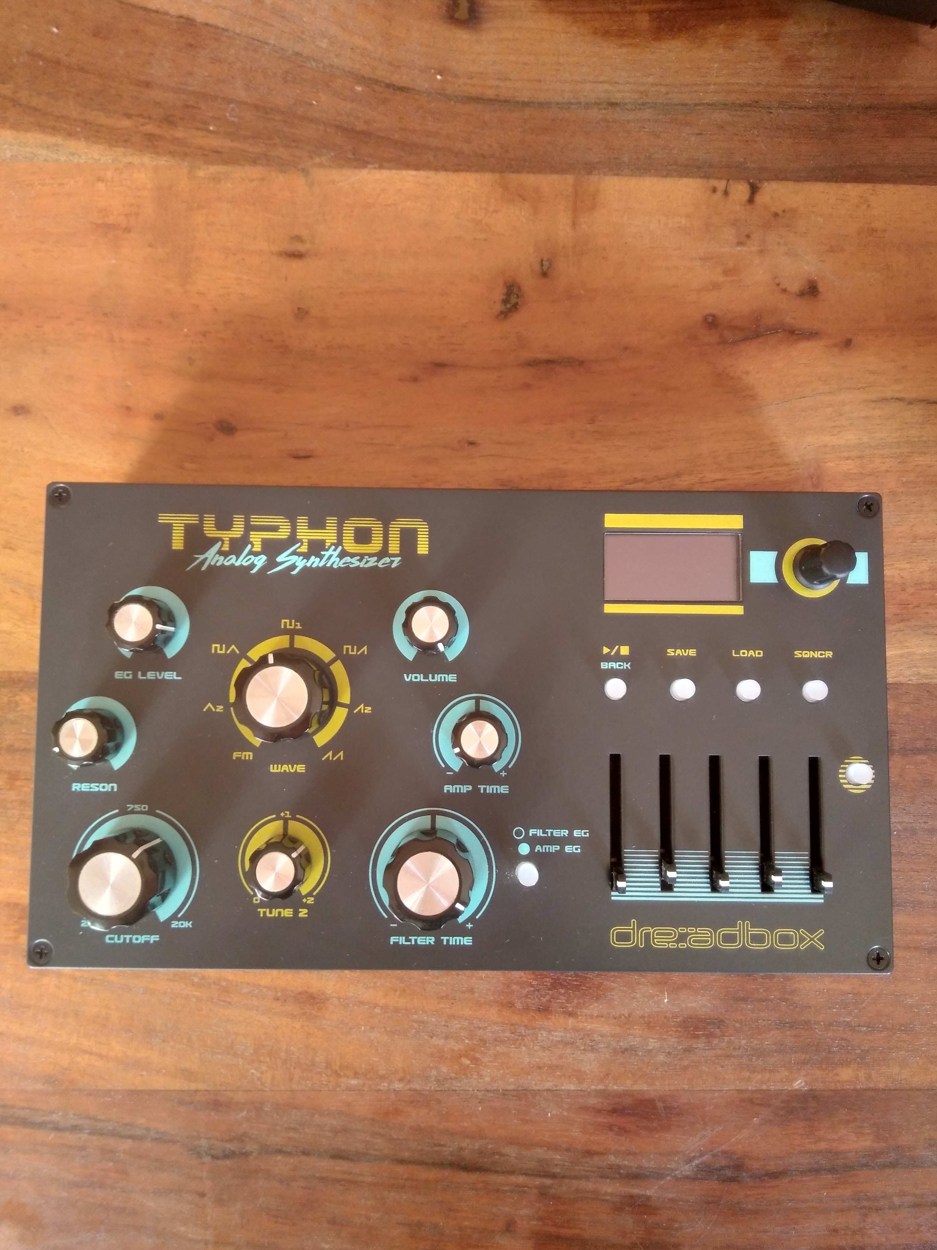 Vends Dreadbox Typhon